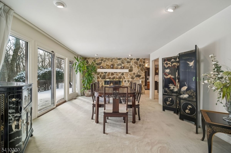 137 High Oaks Dr