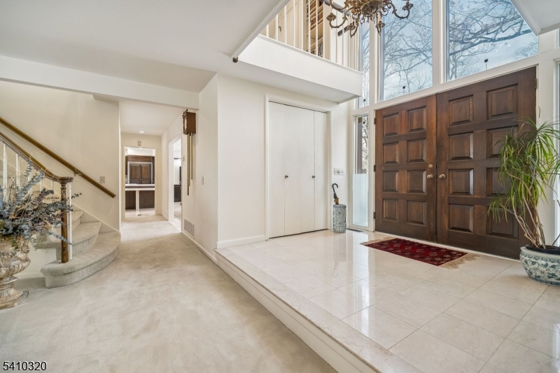 137 High Oaks Dr
