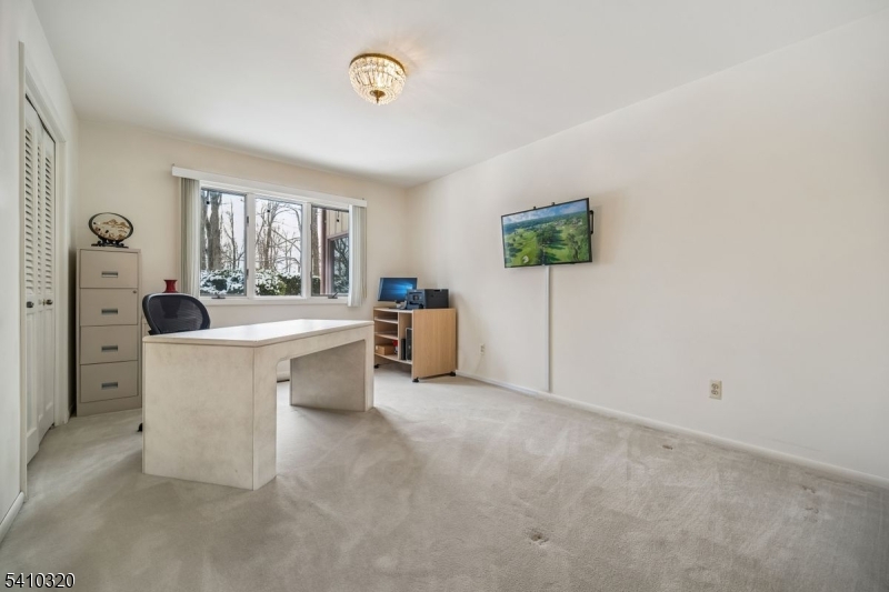 137 High Oaks Dr