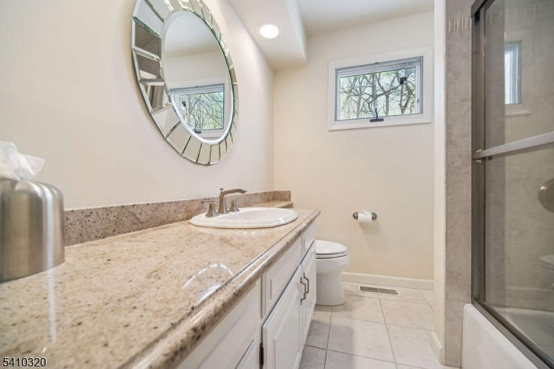 137 High Oaks Dr