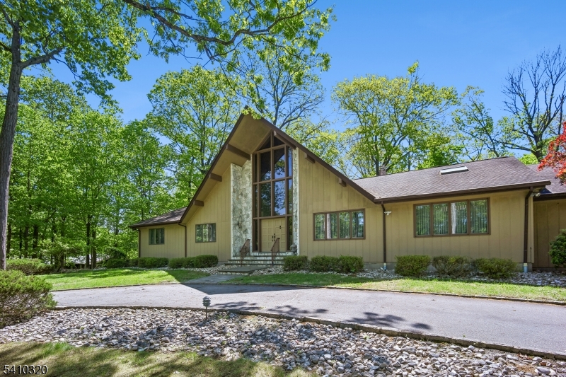 137 High Oaks Dr