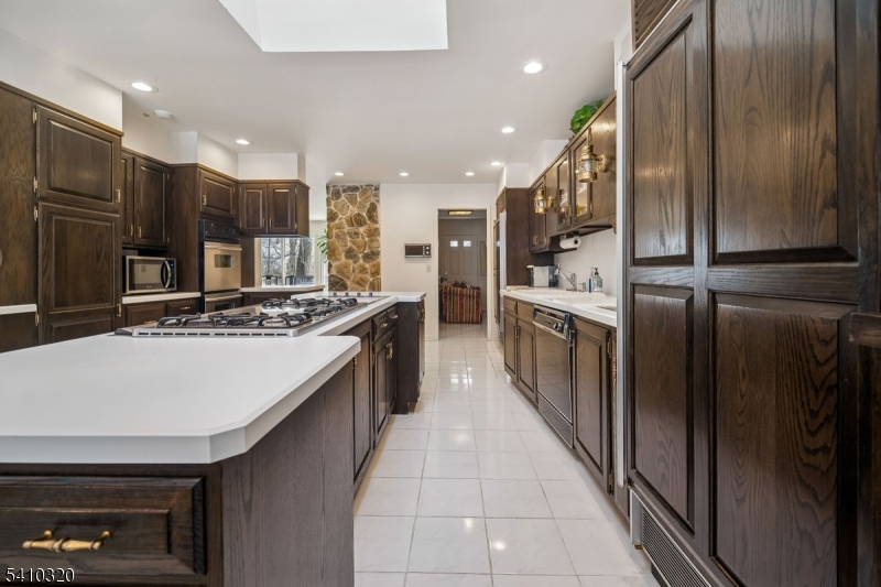 137 High Oaks Dr