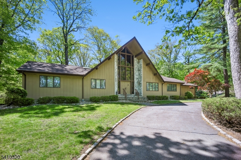 137 High Oaks Dr