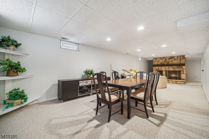 137 High Oaks Dr