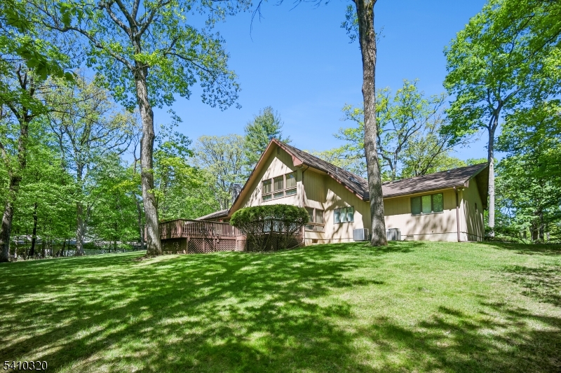 137 High Oaks Dr