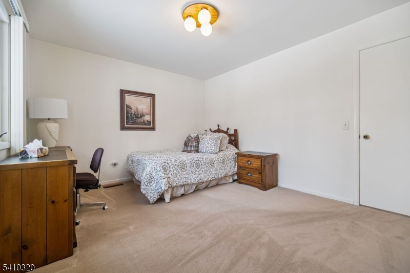 137 High Oaks Dr