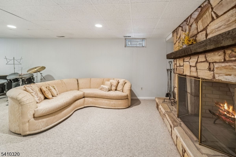 137 High Oaks Dr
