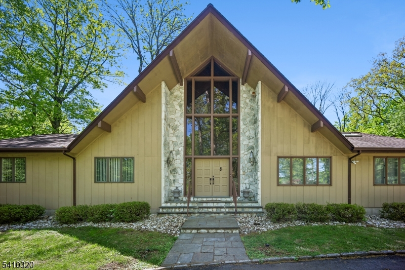 137 High Oaks Dr