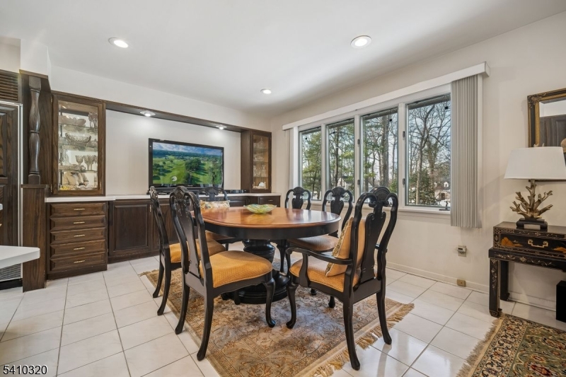 137 High Oaks Dr
