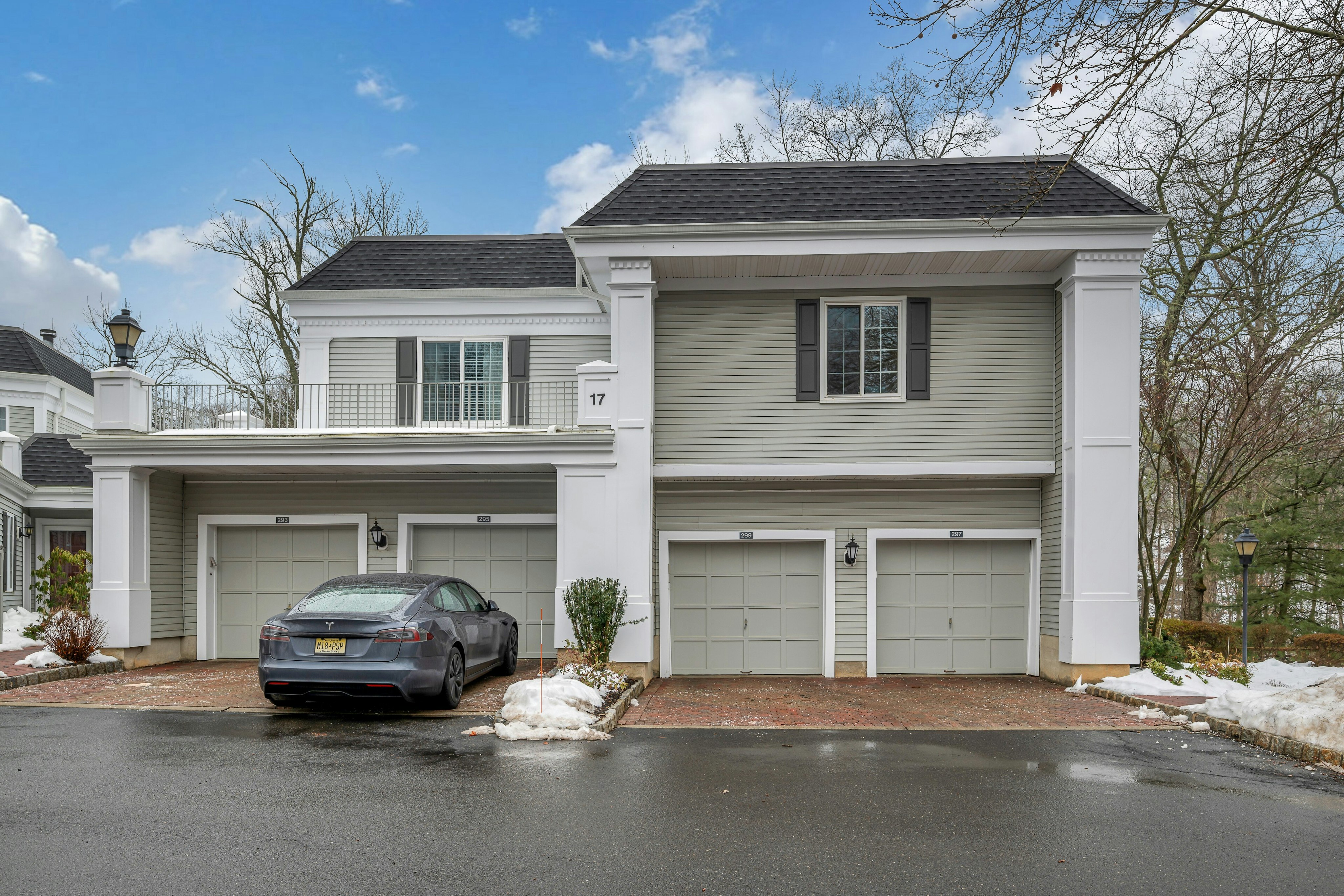 299 Riveredge Drive 