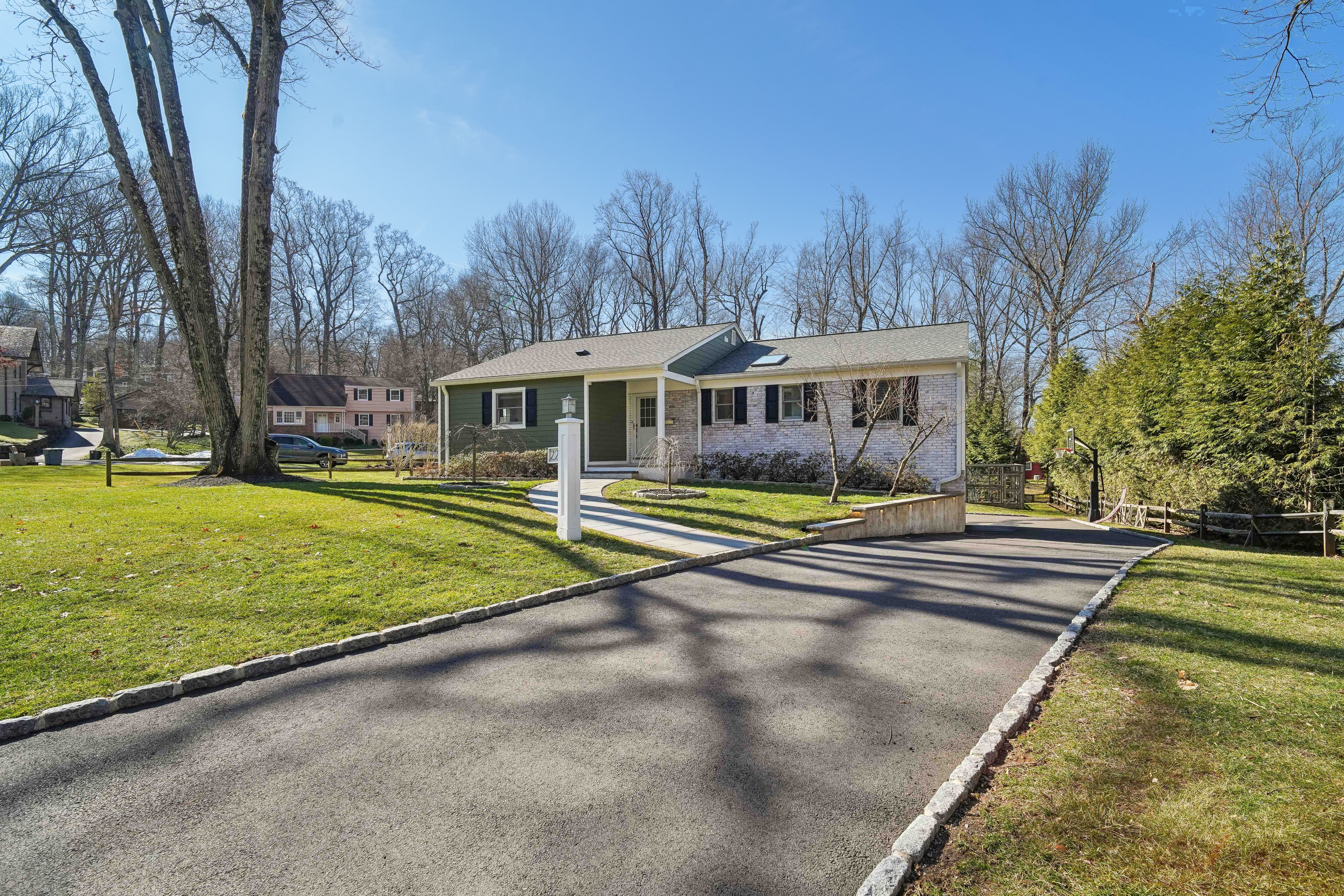22 Brook Hollow Lane 