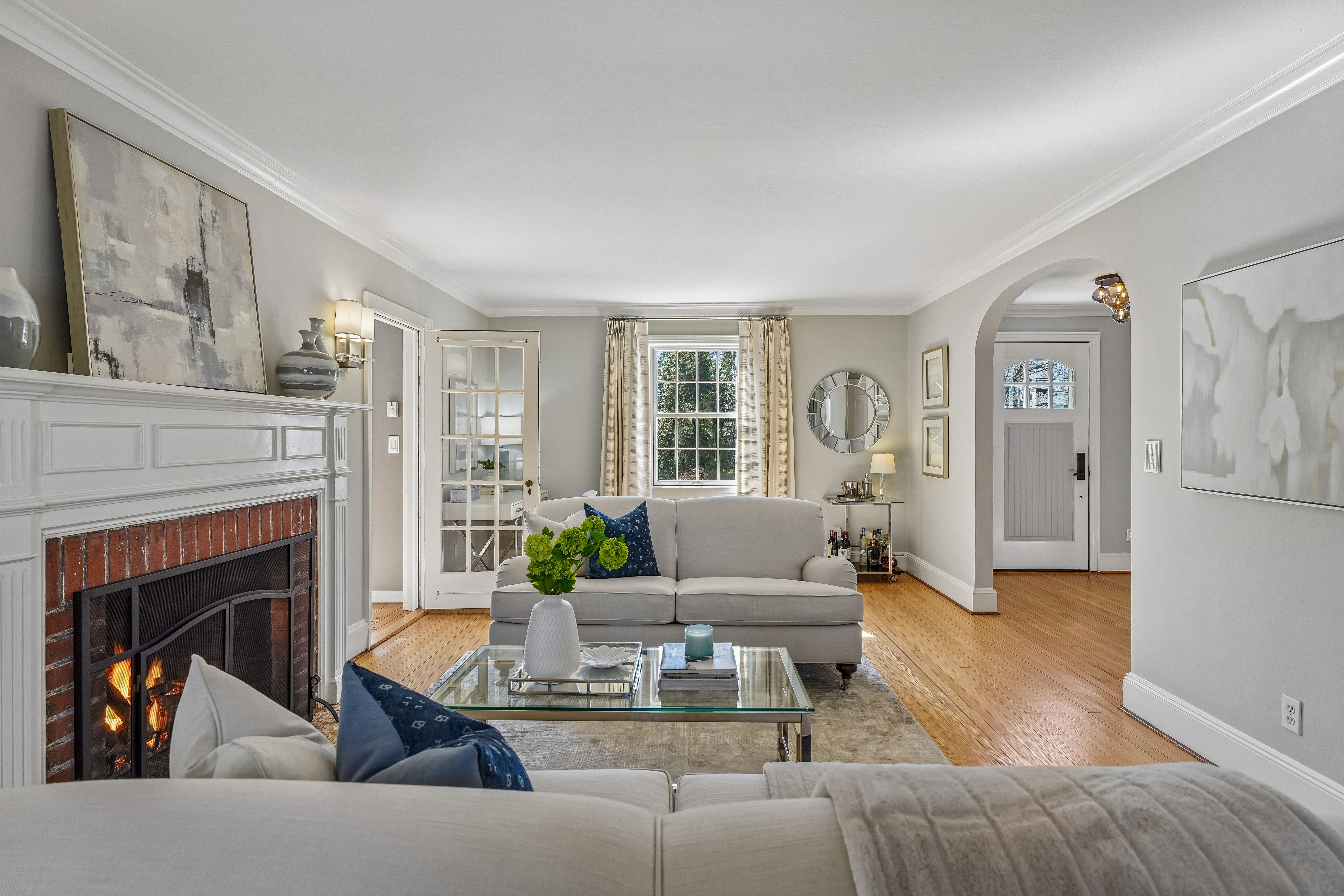 30 Colonial Way 