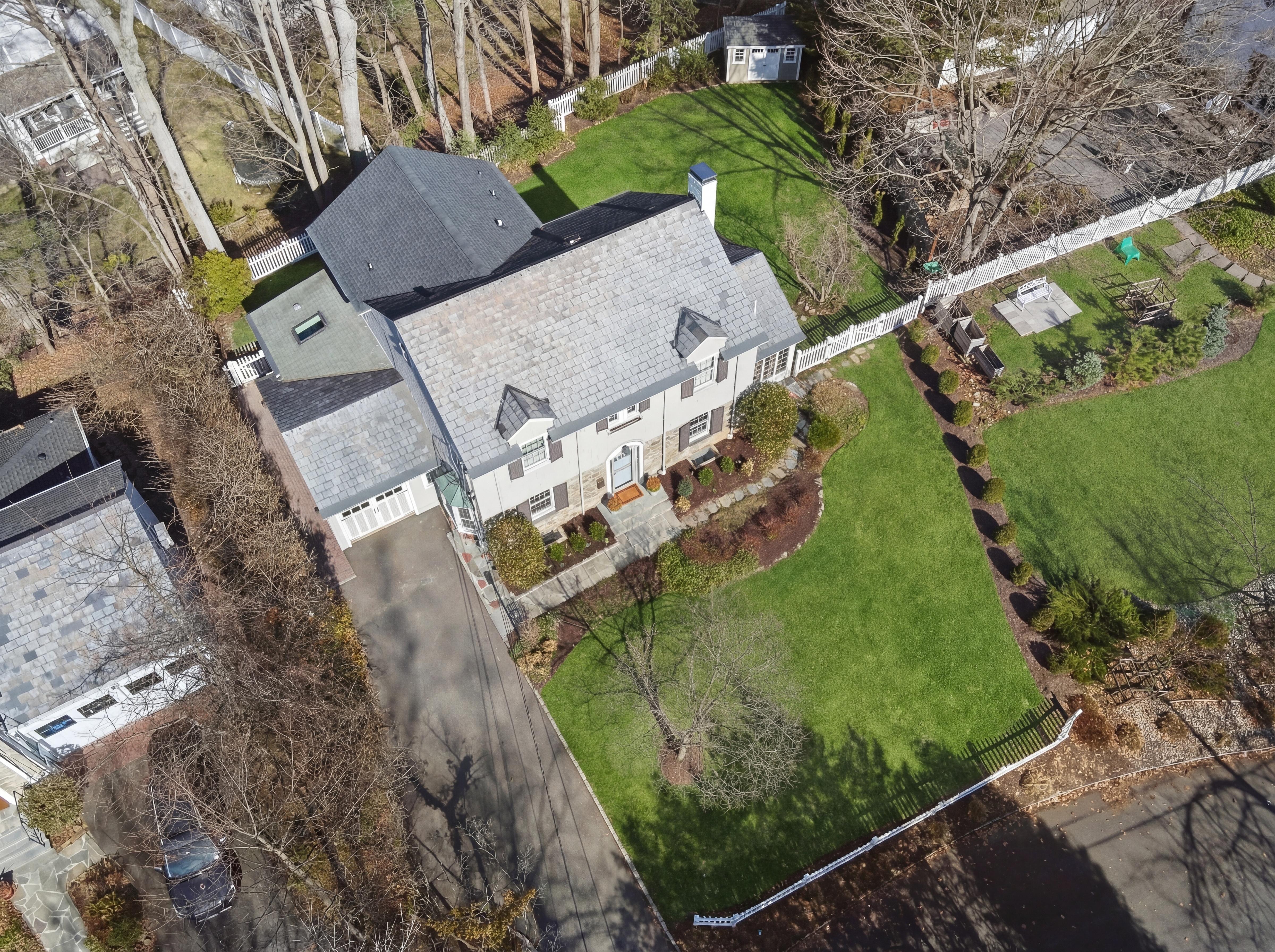 30 Colonial Way 