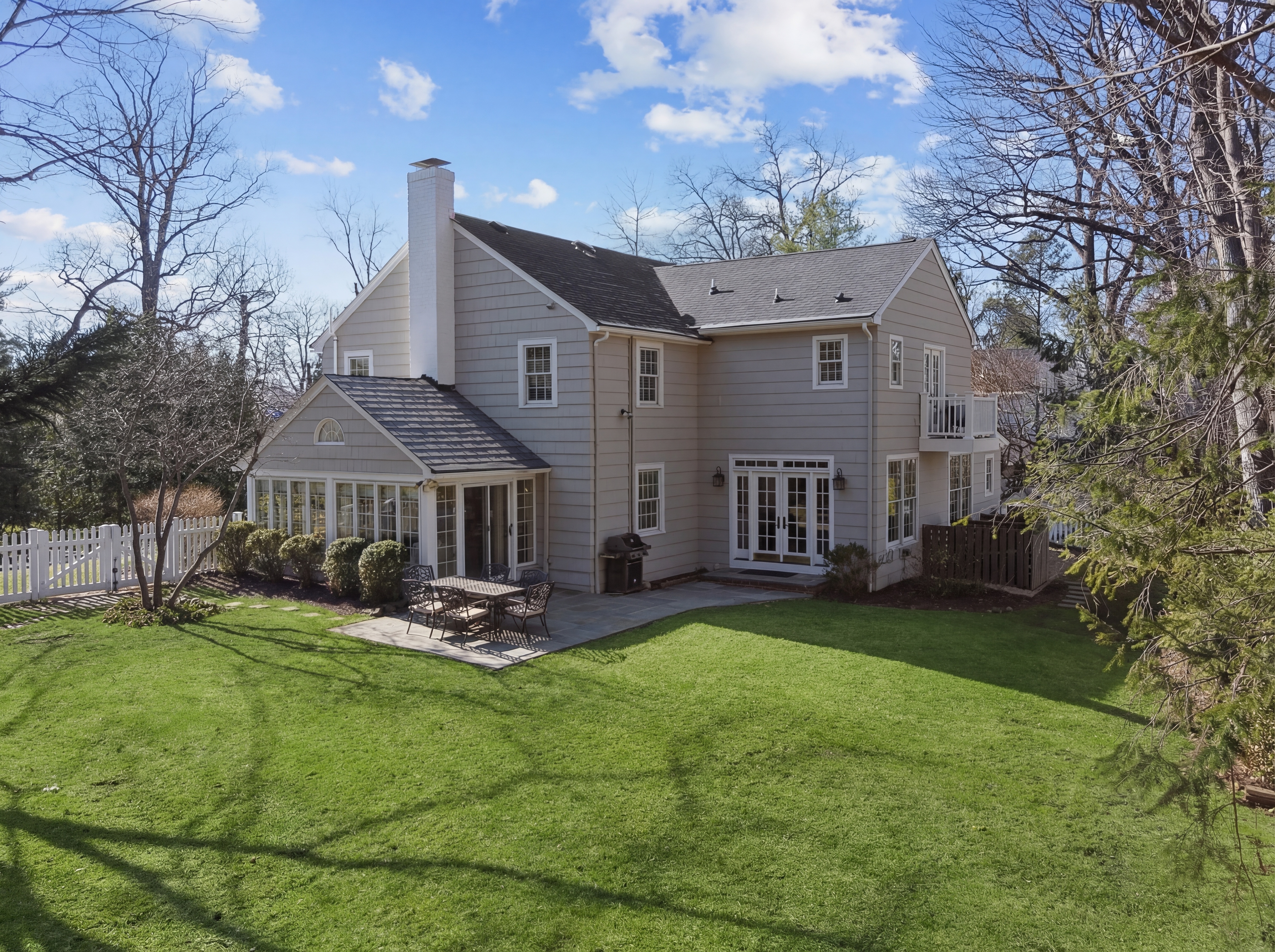 30 Colonial Way 