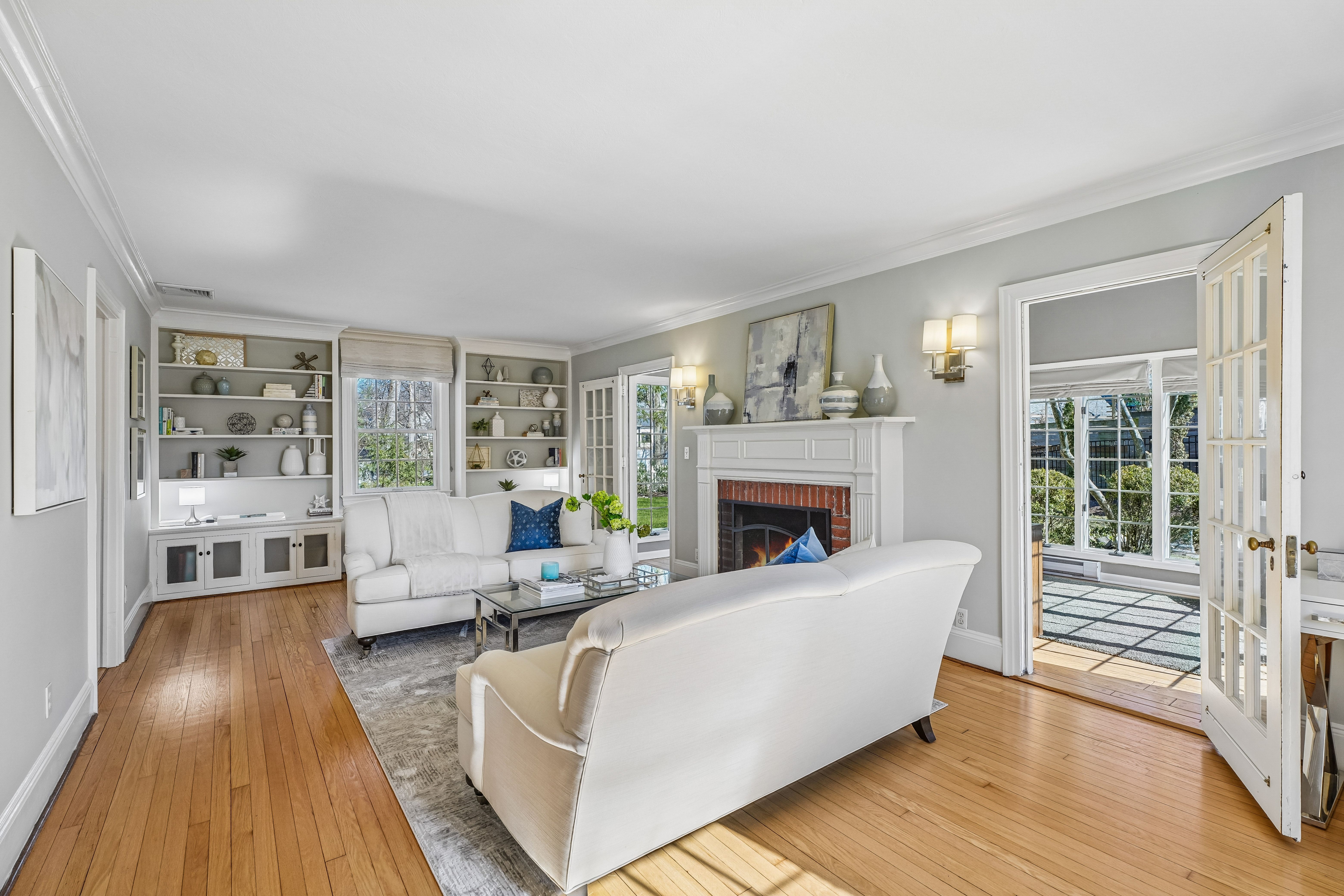 30 Colonial Way 