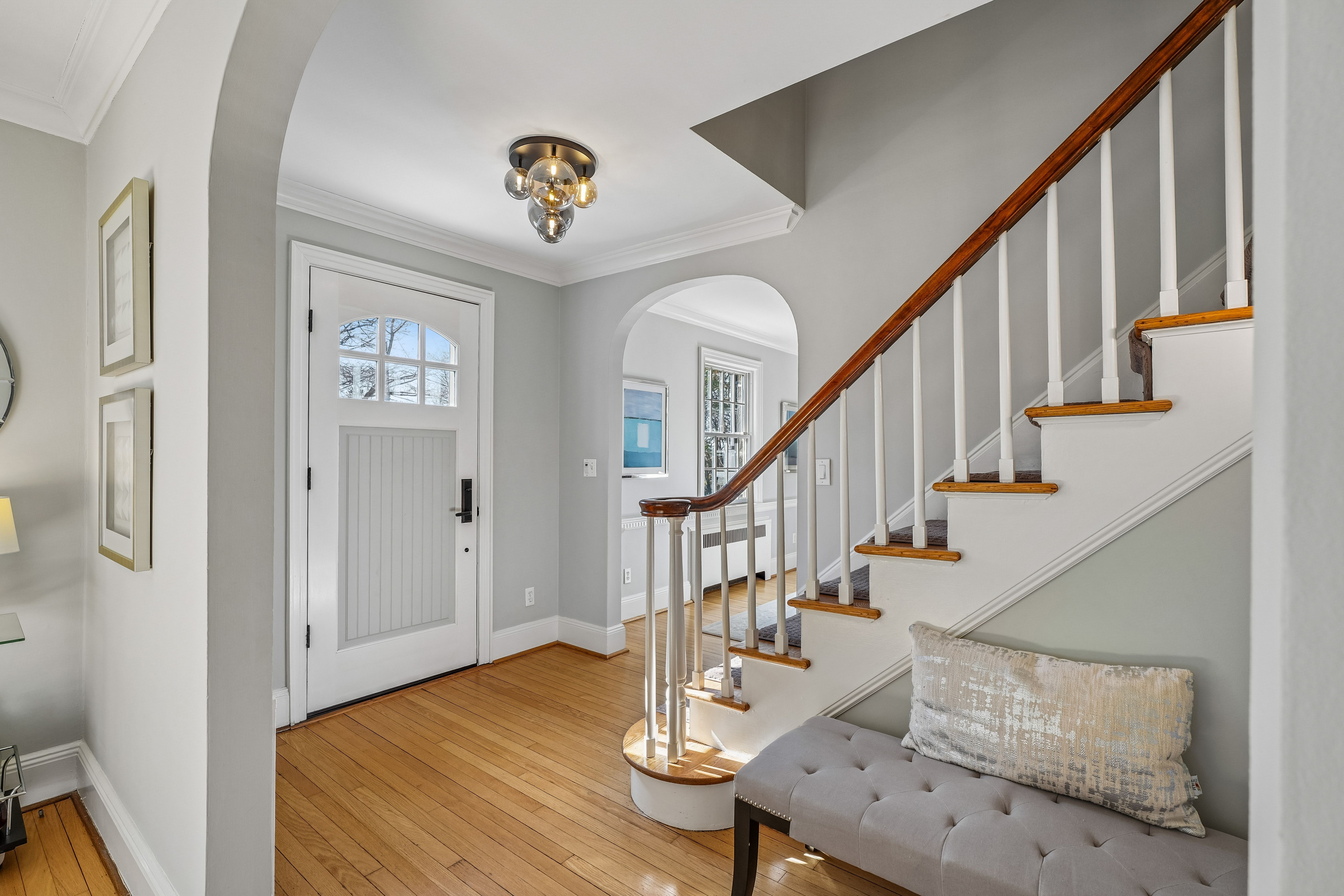 30 Colonial Way 