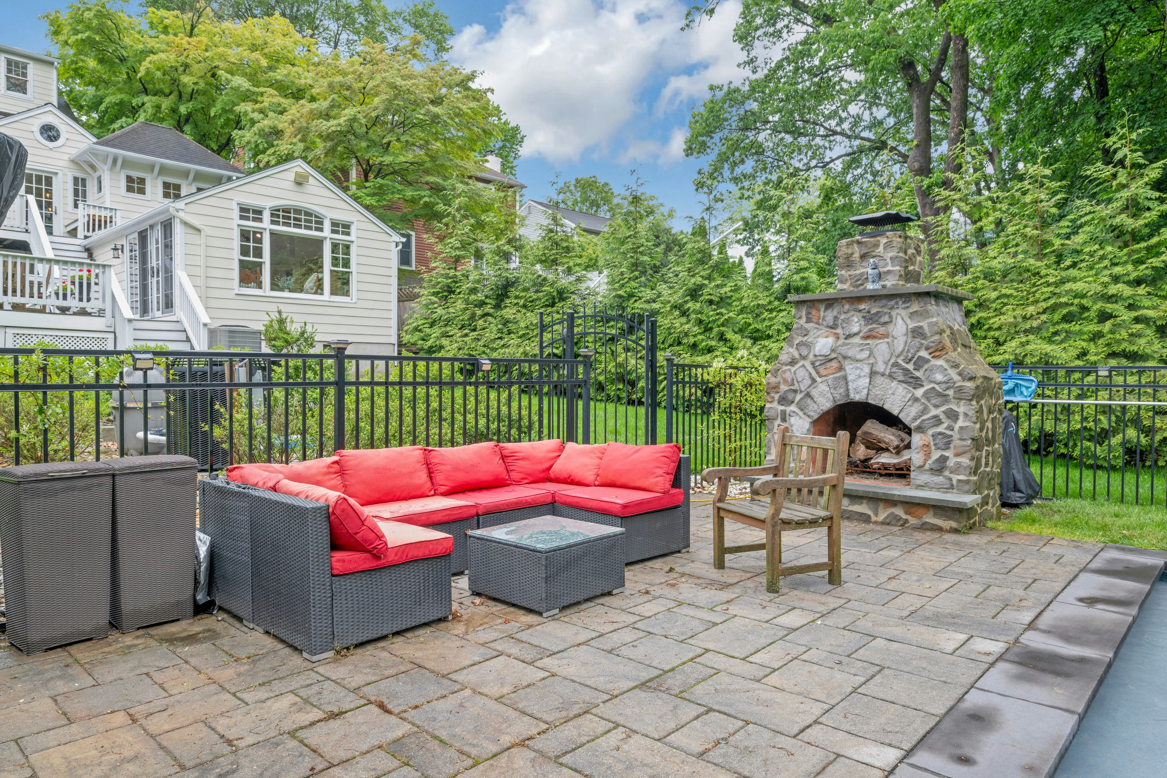 215 Kent Place Boulevard 