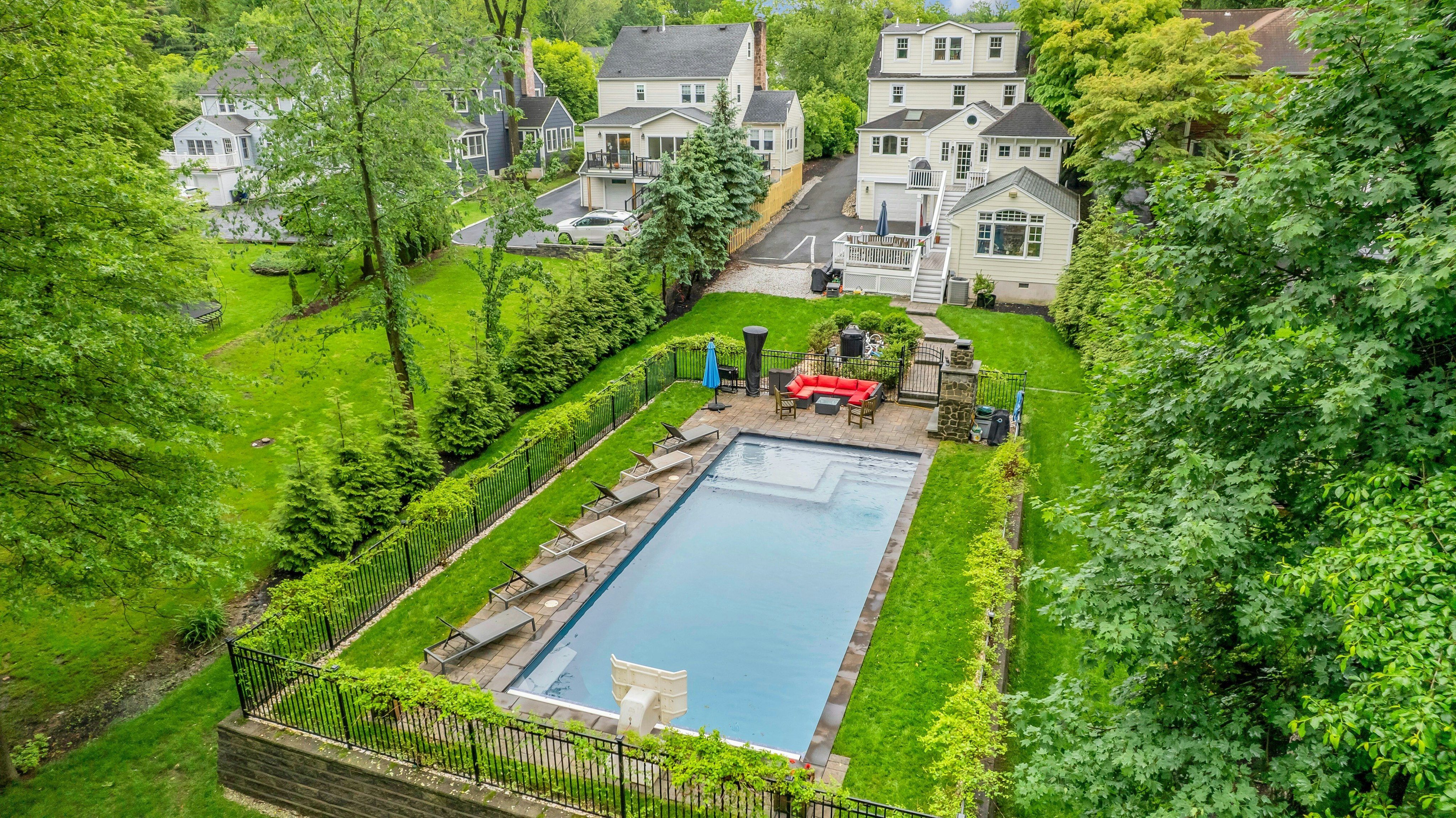 215 Kent Place Boulevard 