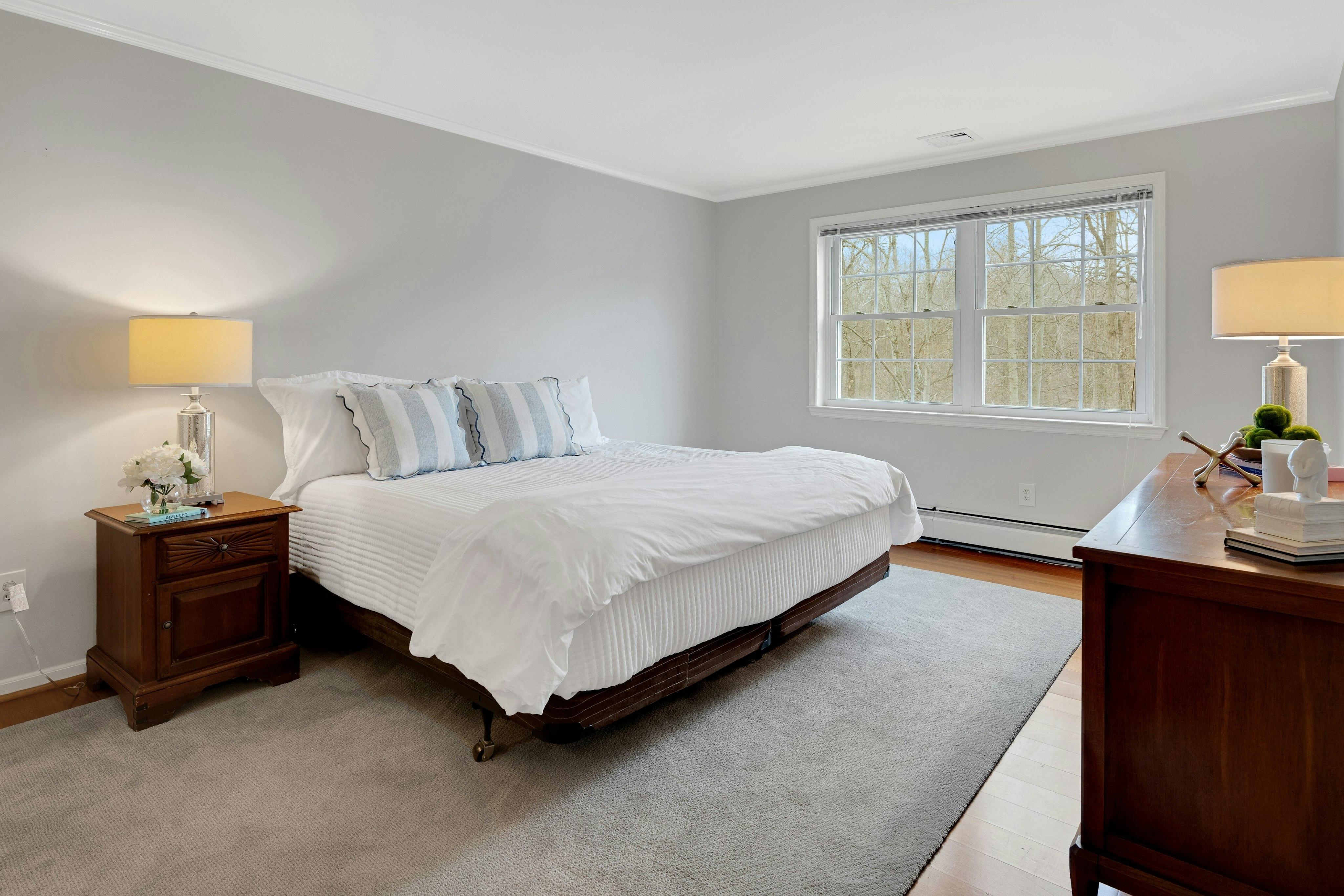 30 Coachlight Drive 