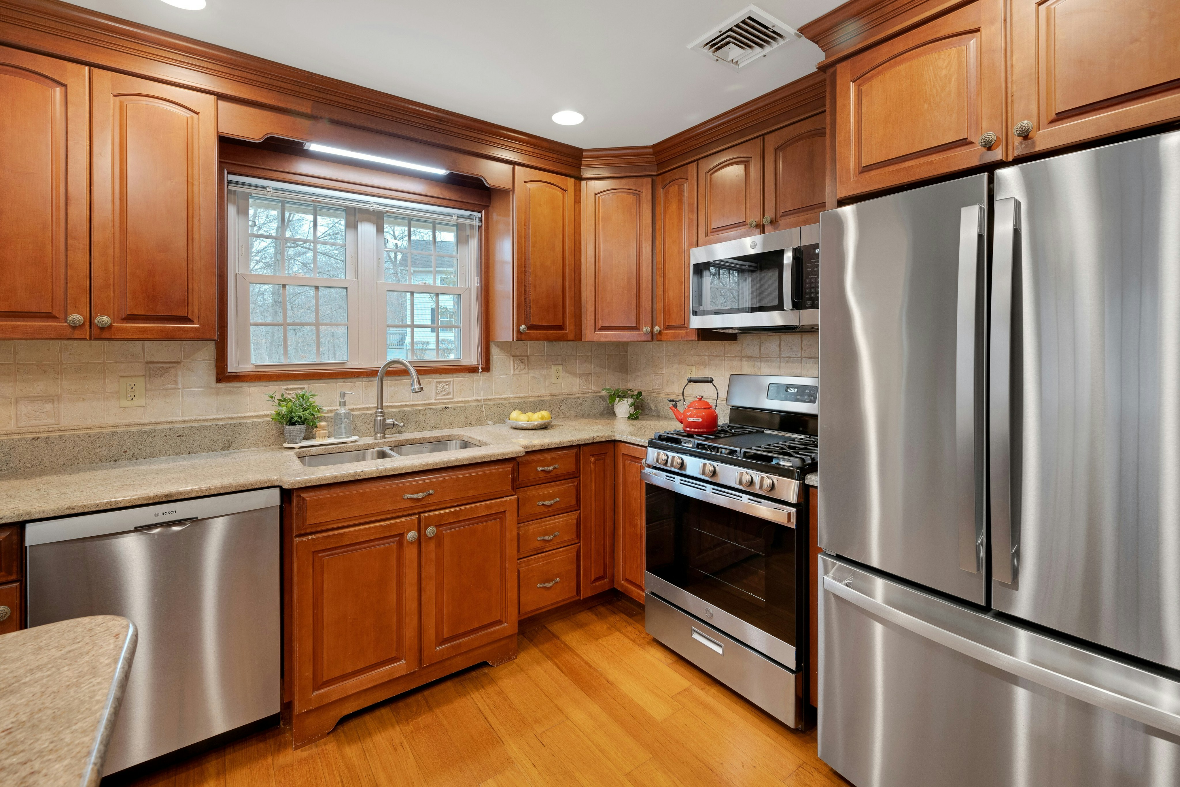 30 Coachlight Drive 