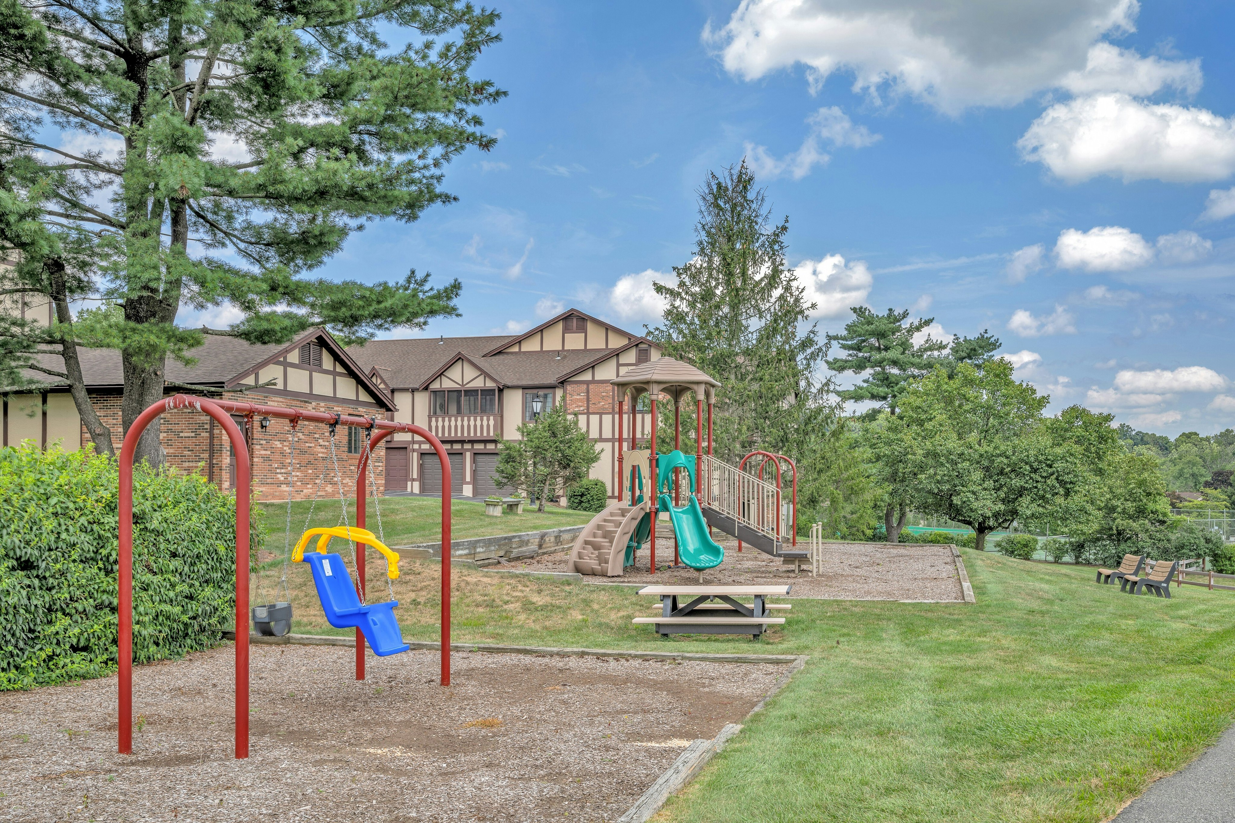 30 Coachlight Drive 