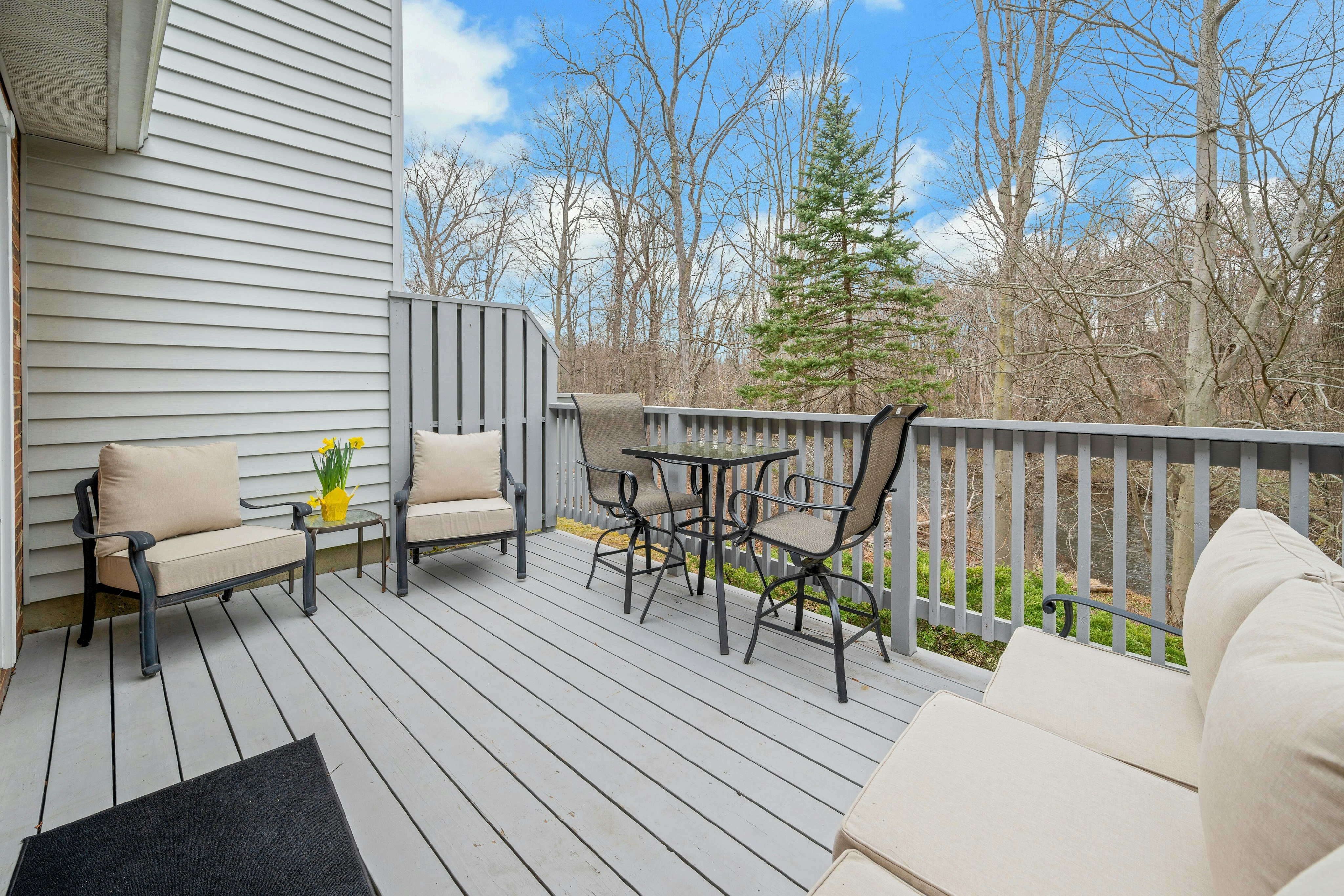30 Coachlight Drive 
