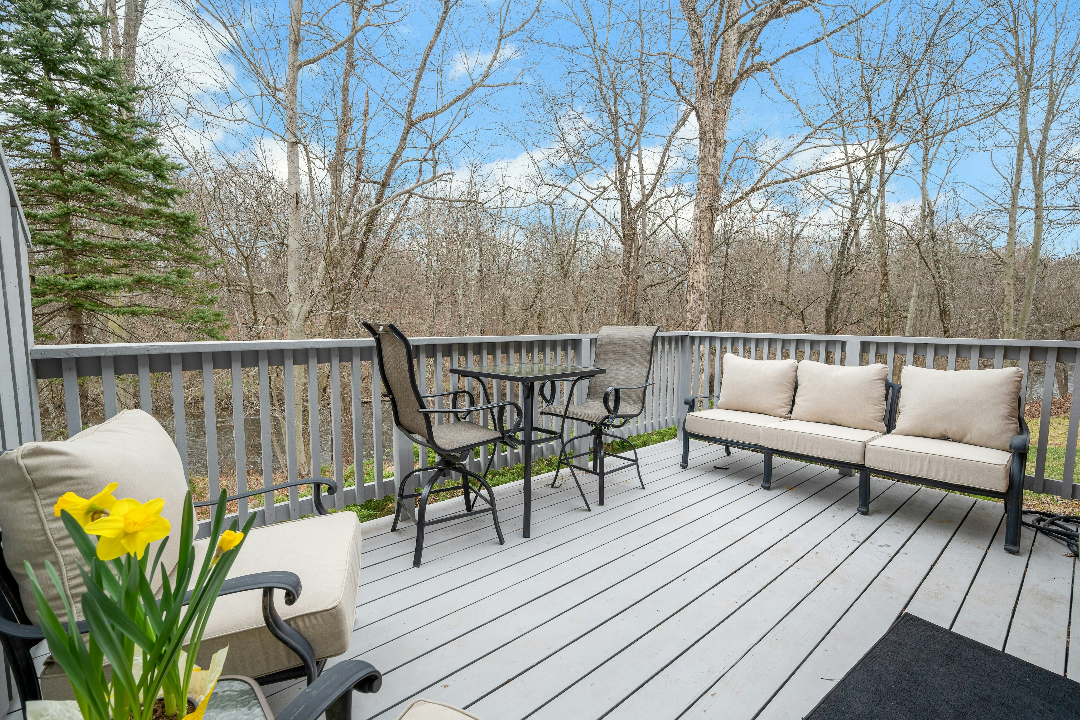 30 Coachlight Drive 