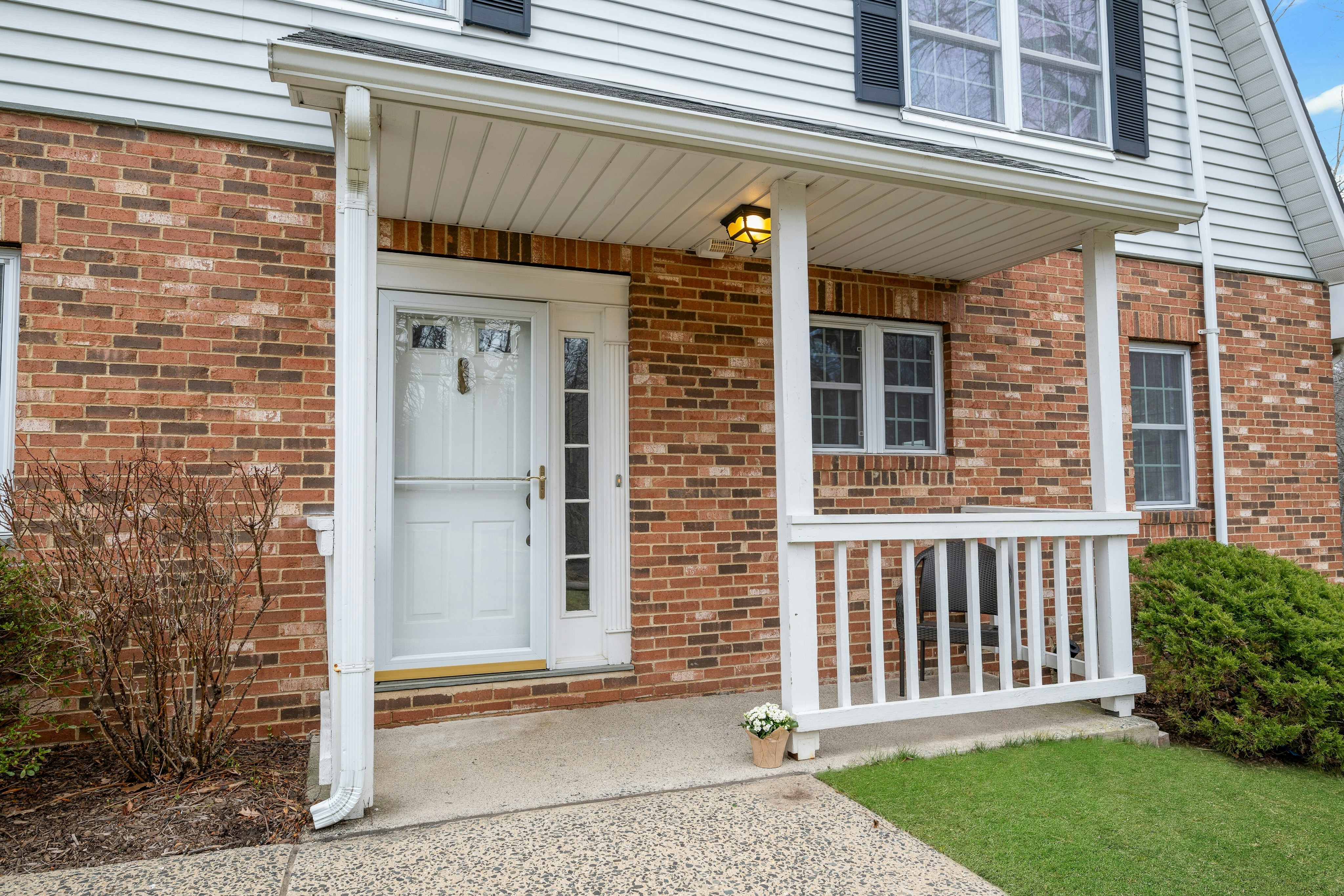 30 Coachlight Drive 