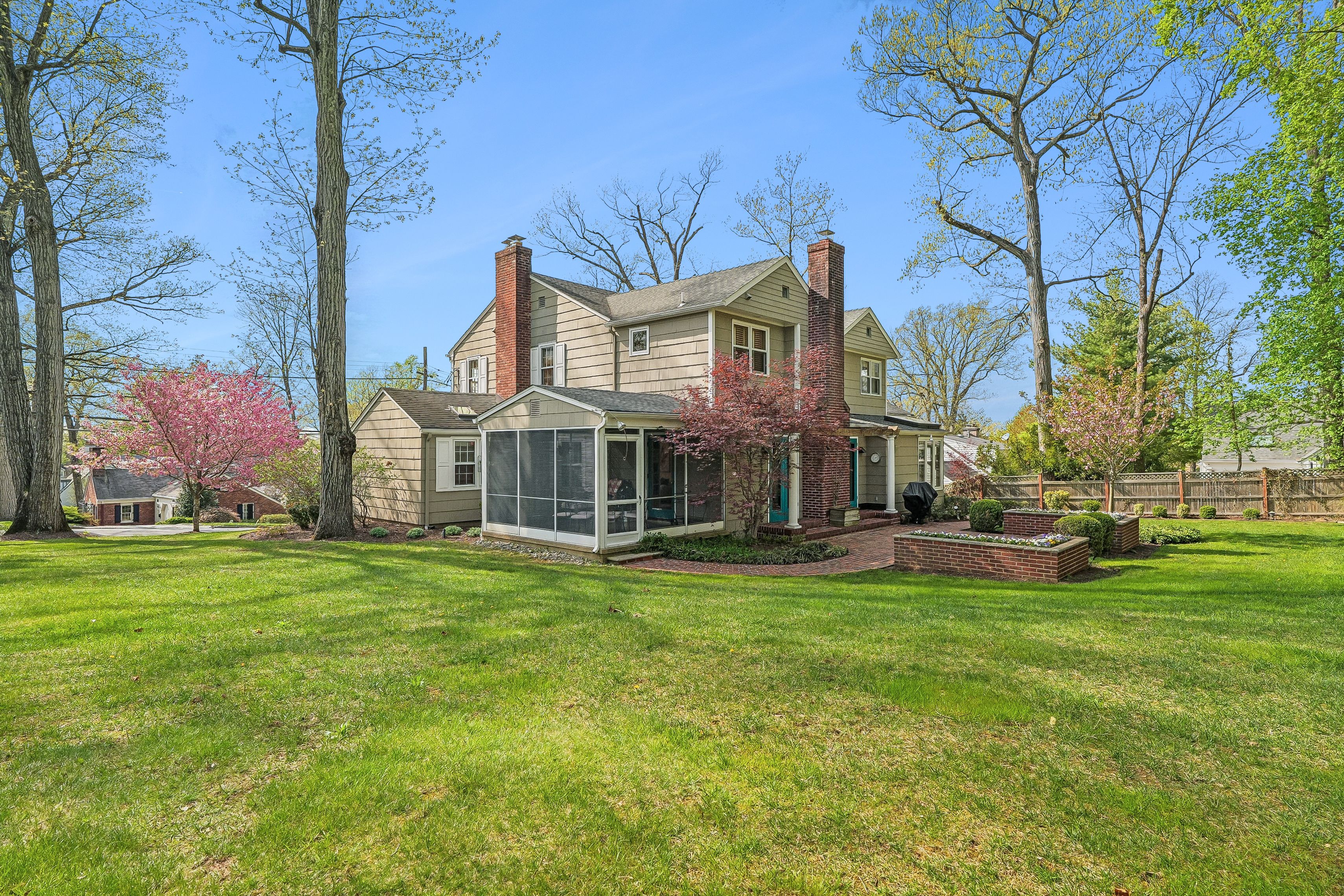 84 Pine Grove Avenue 