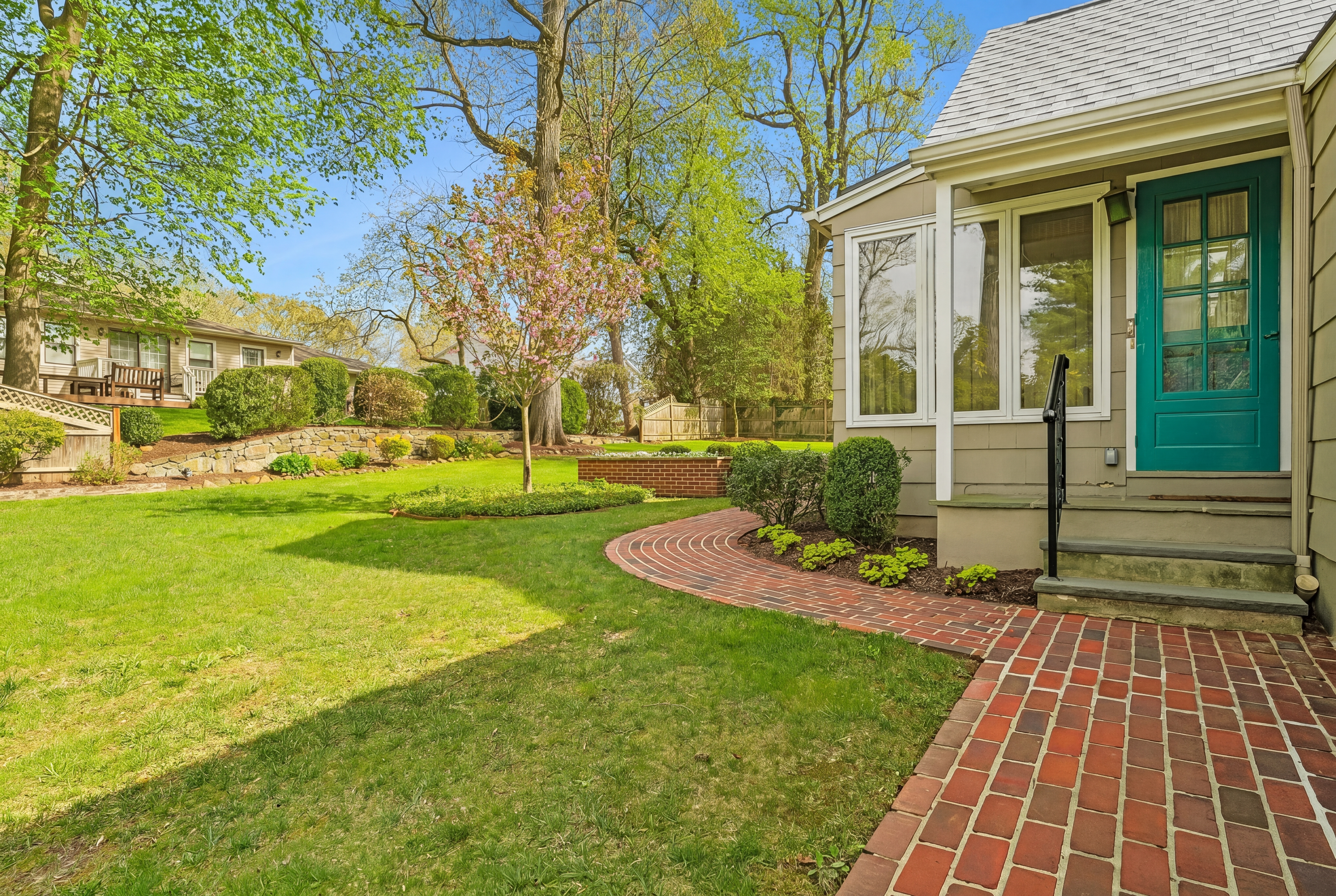 84 Pine Grove Avenue 
