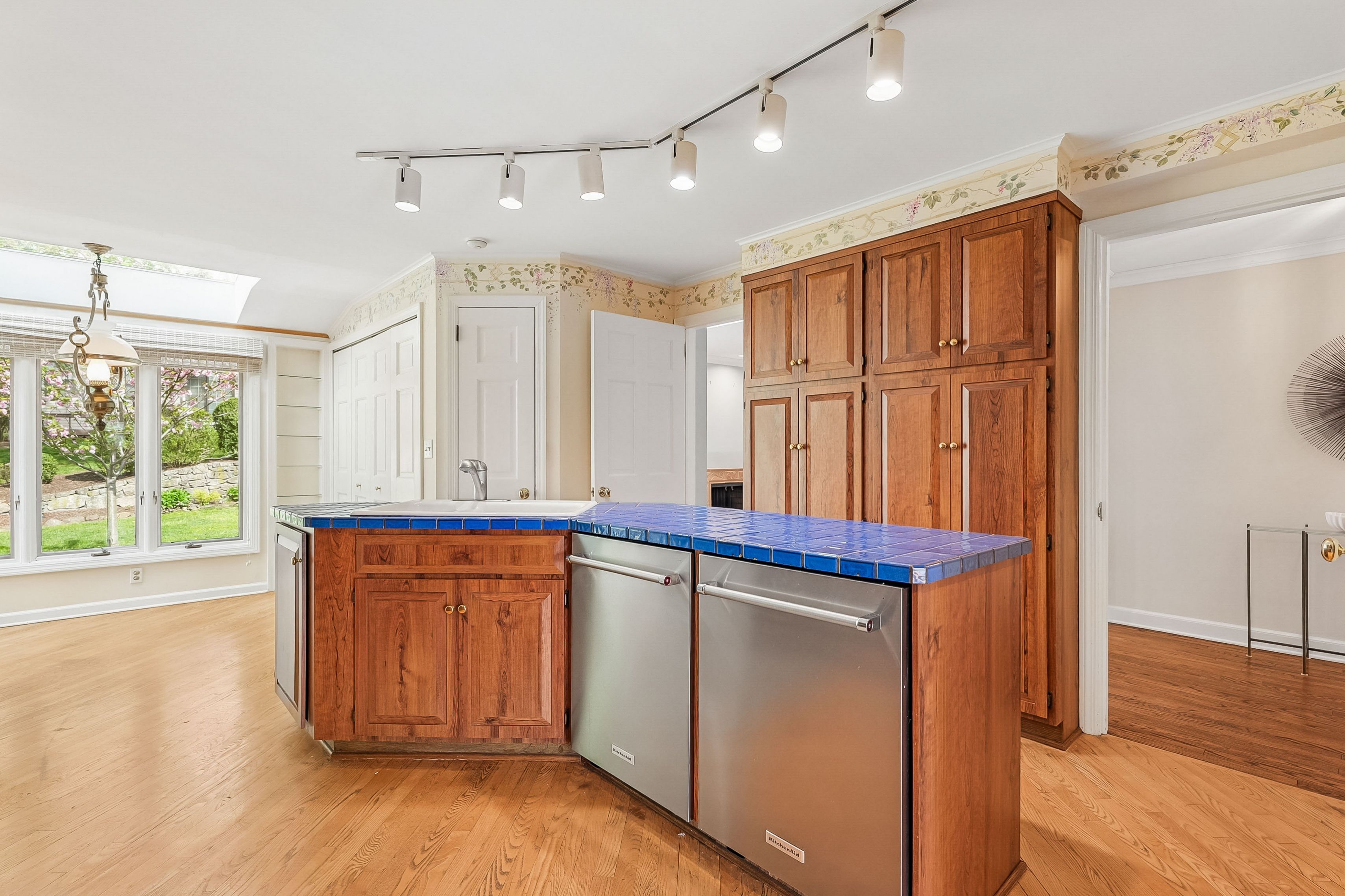 84 Pine Grove Avenue 
