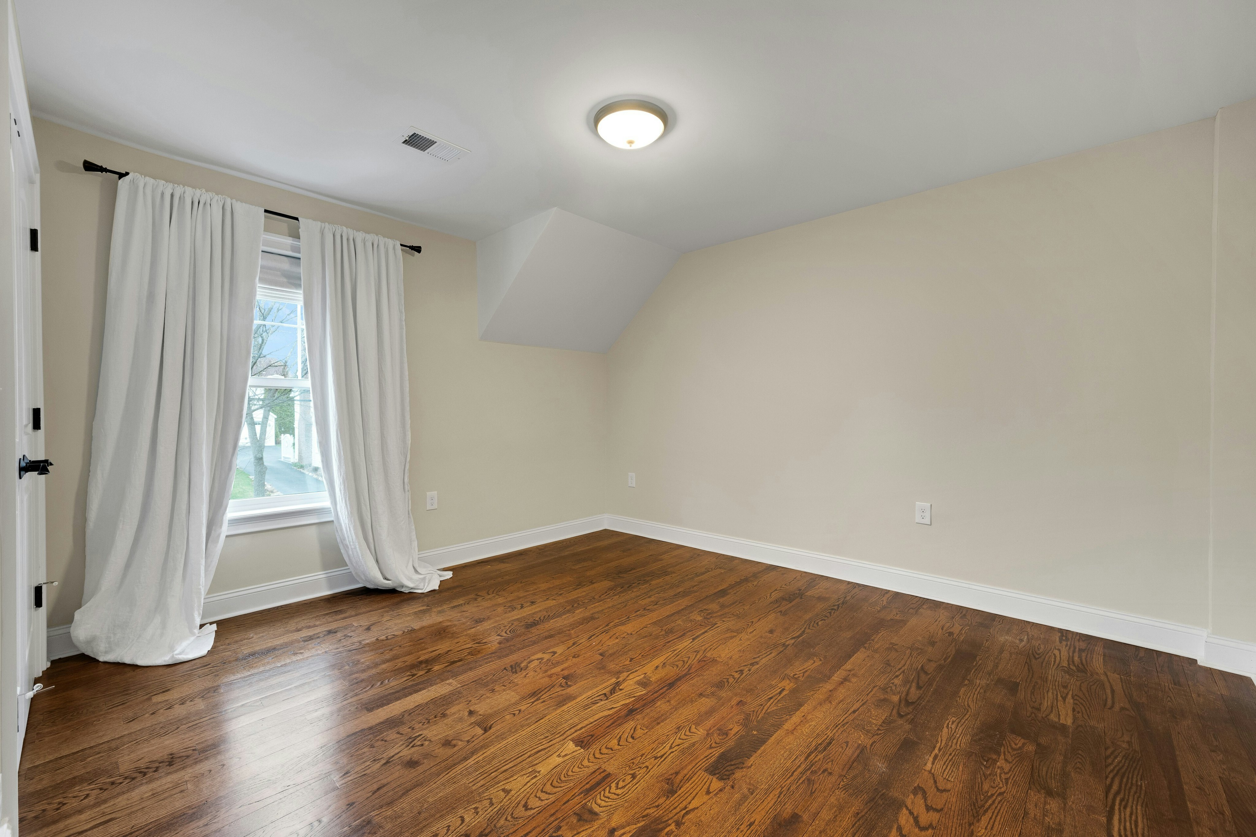 20 North Summit Avenue 