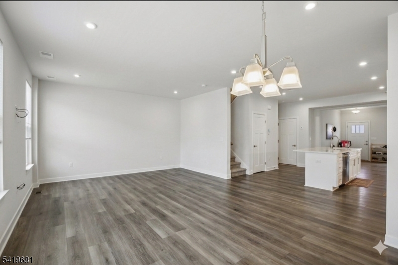 49 Owen Ct