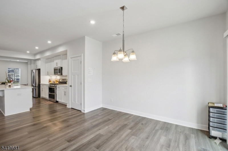 49 Owen Ct