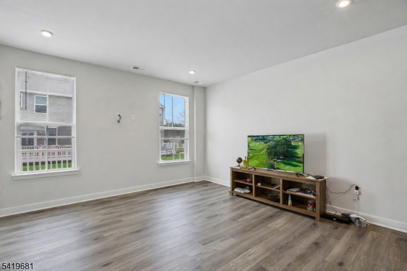 49 Owen Ct