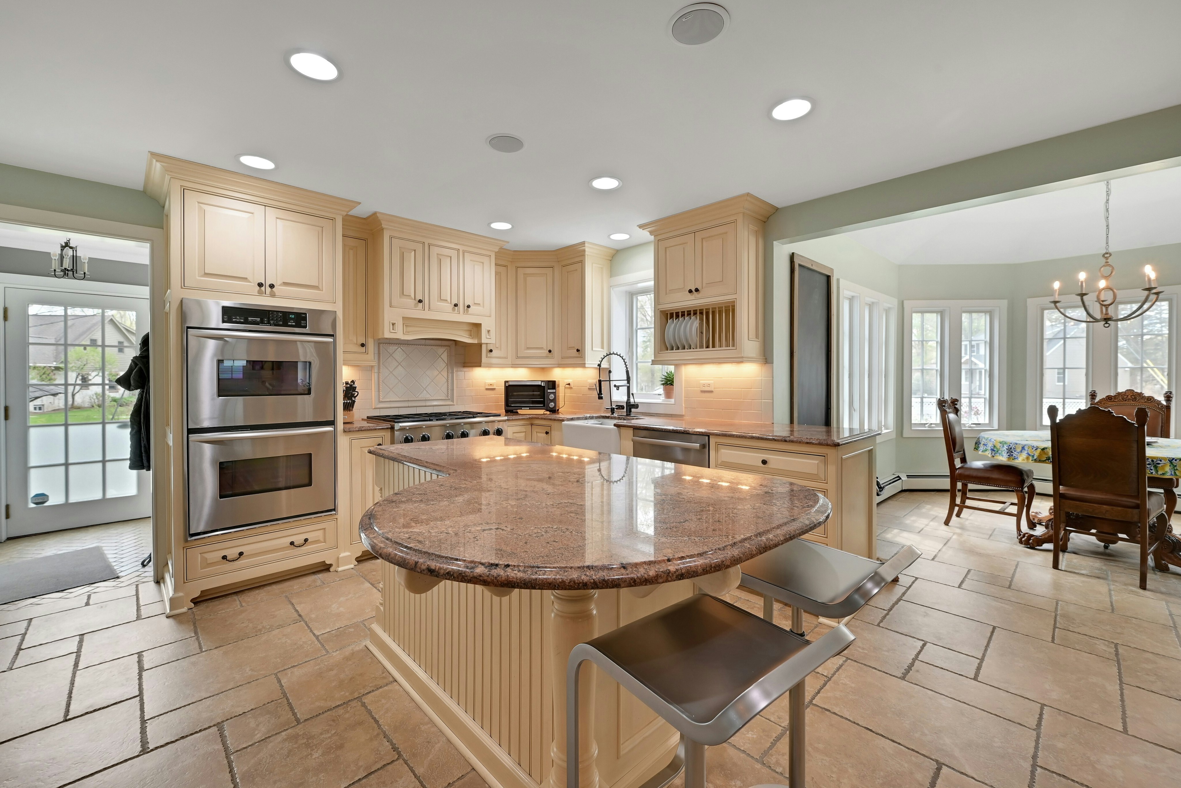 285 Plainfield Ave 