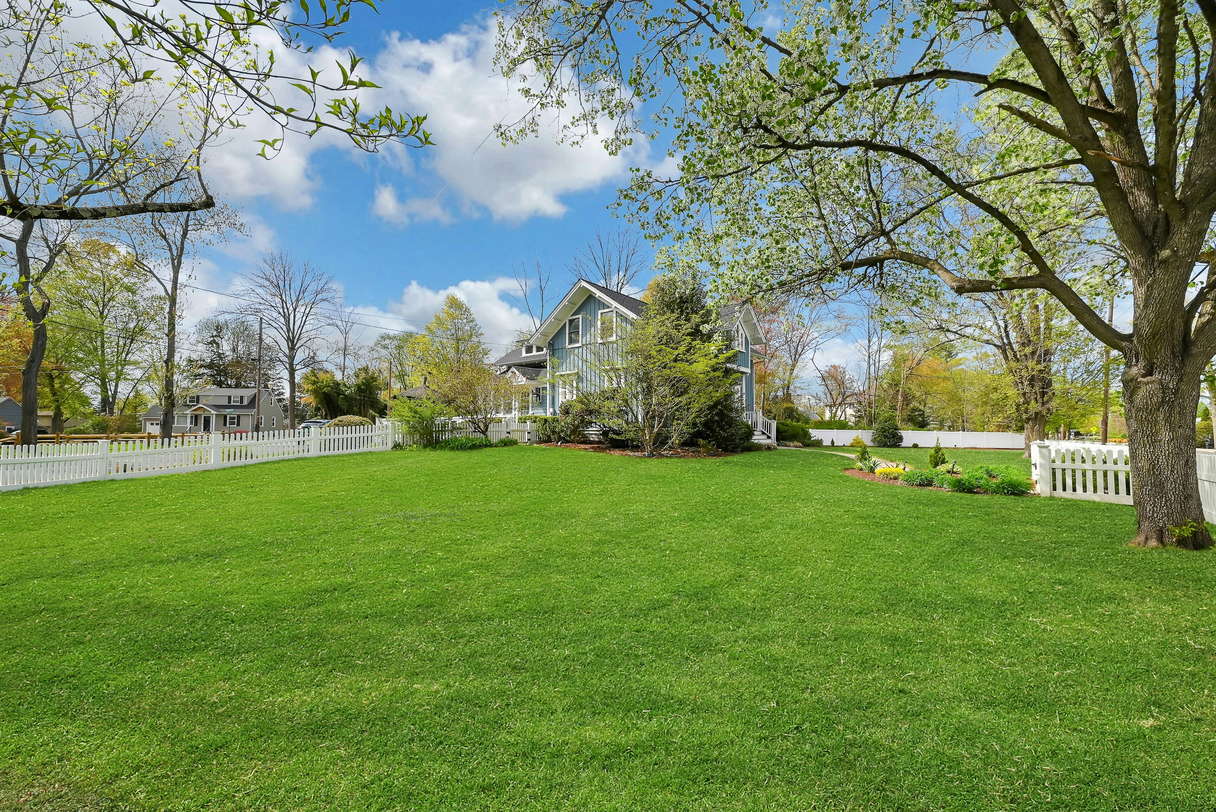 285 Plainfield Ave 