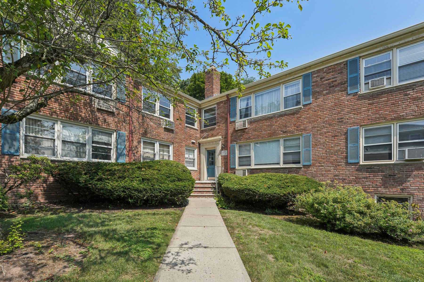 24 Hutton Avenue Unit 38