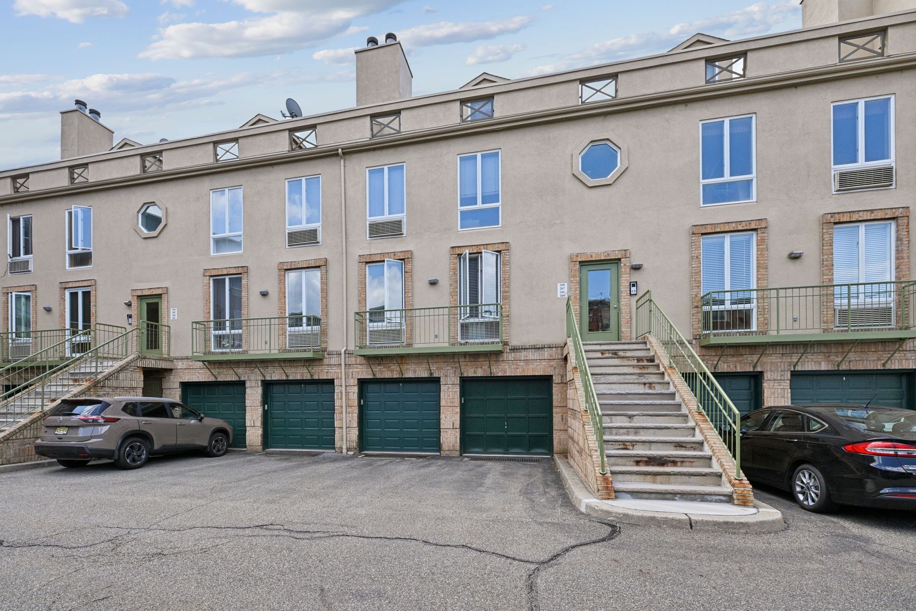 50 Pine Street #206