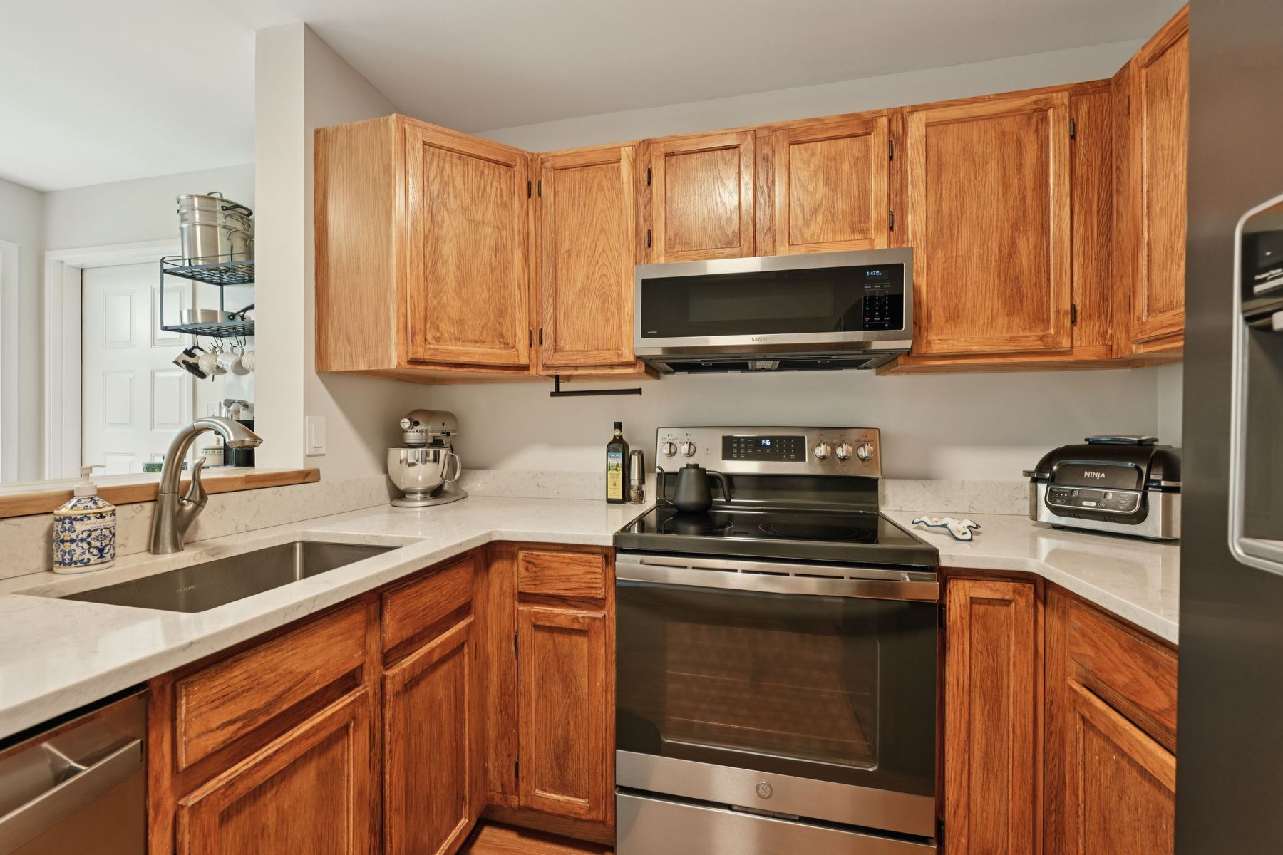 50 Pine Street #206