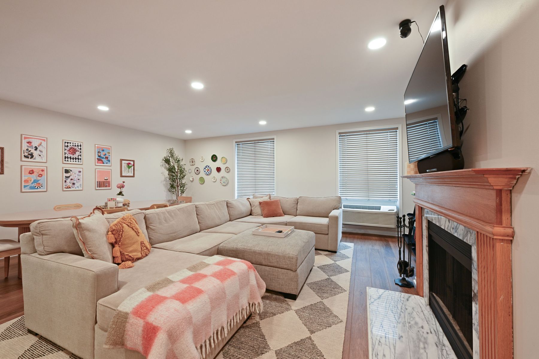 50 Pine Street #206