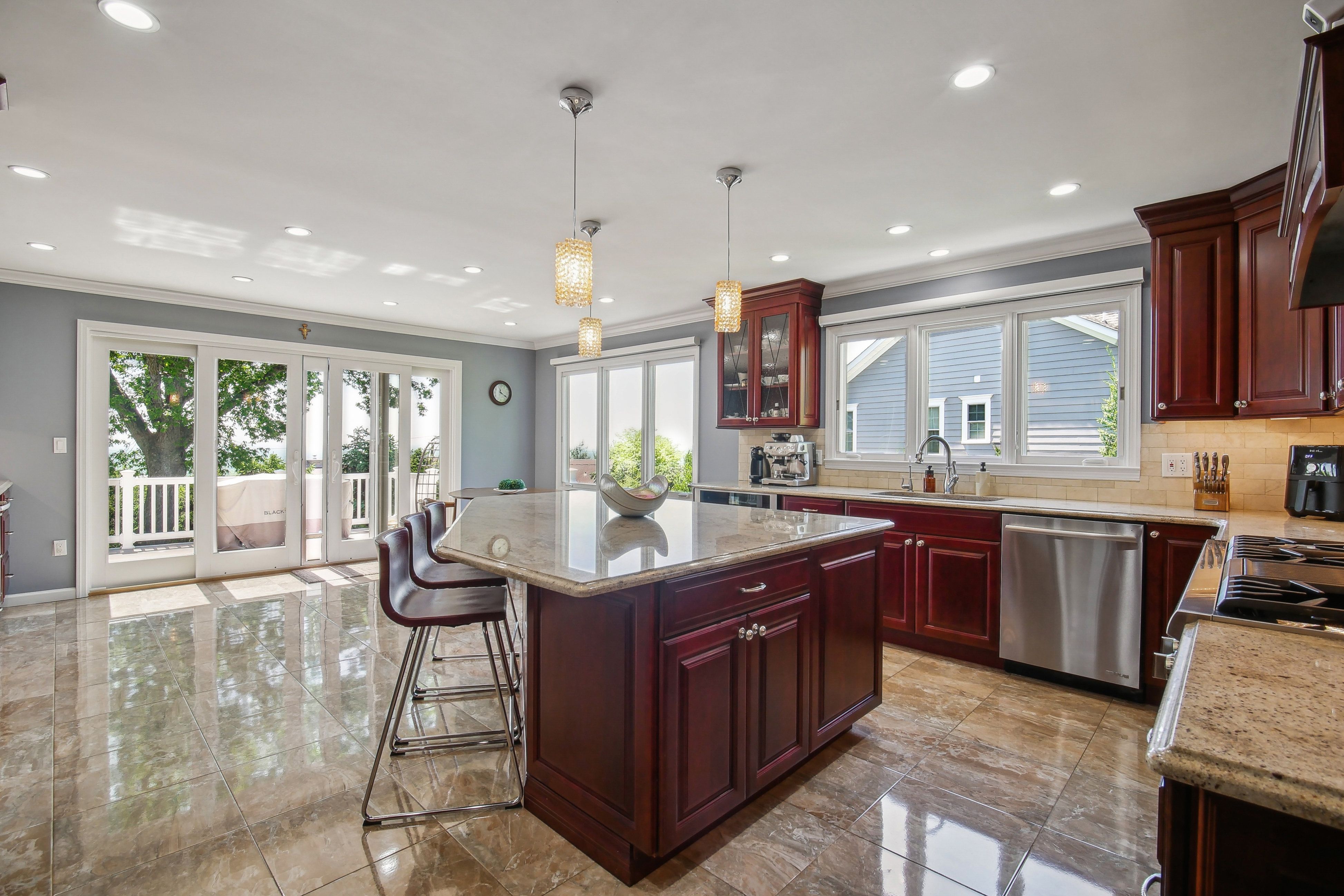 1008 Mary Allen Lane 