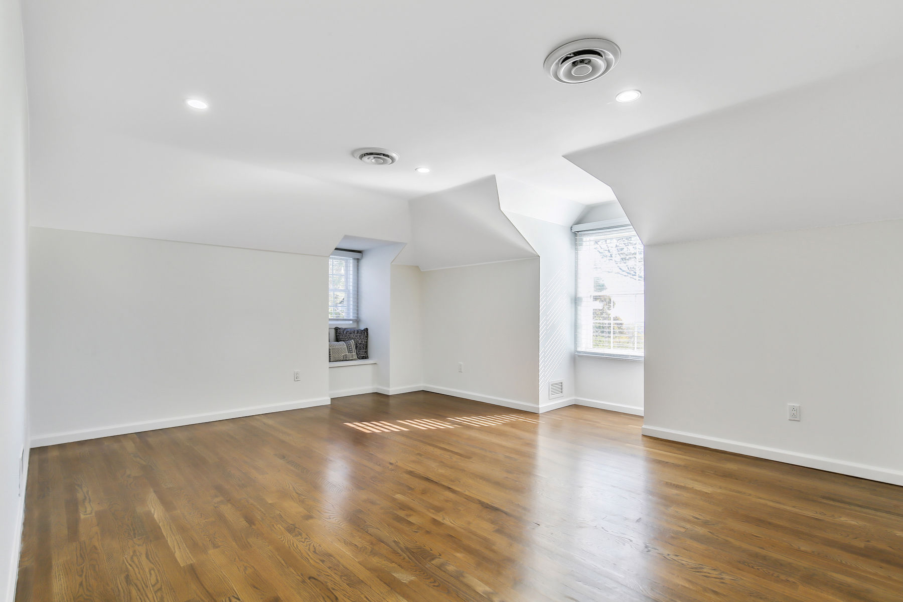 1008 Mary Allen Lane 