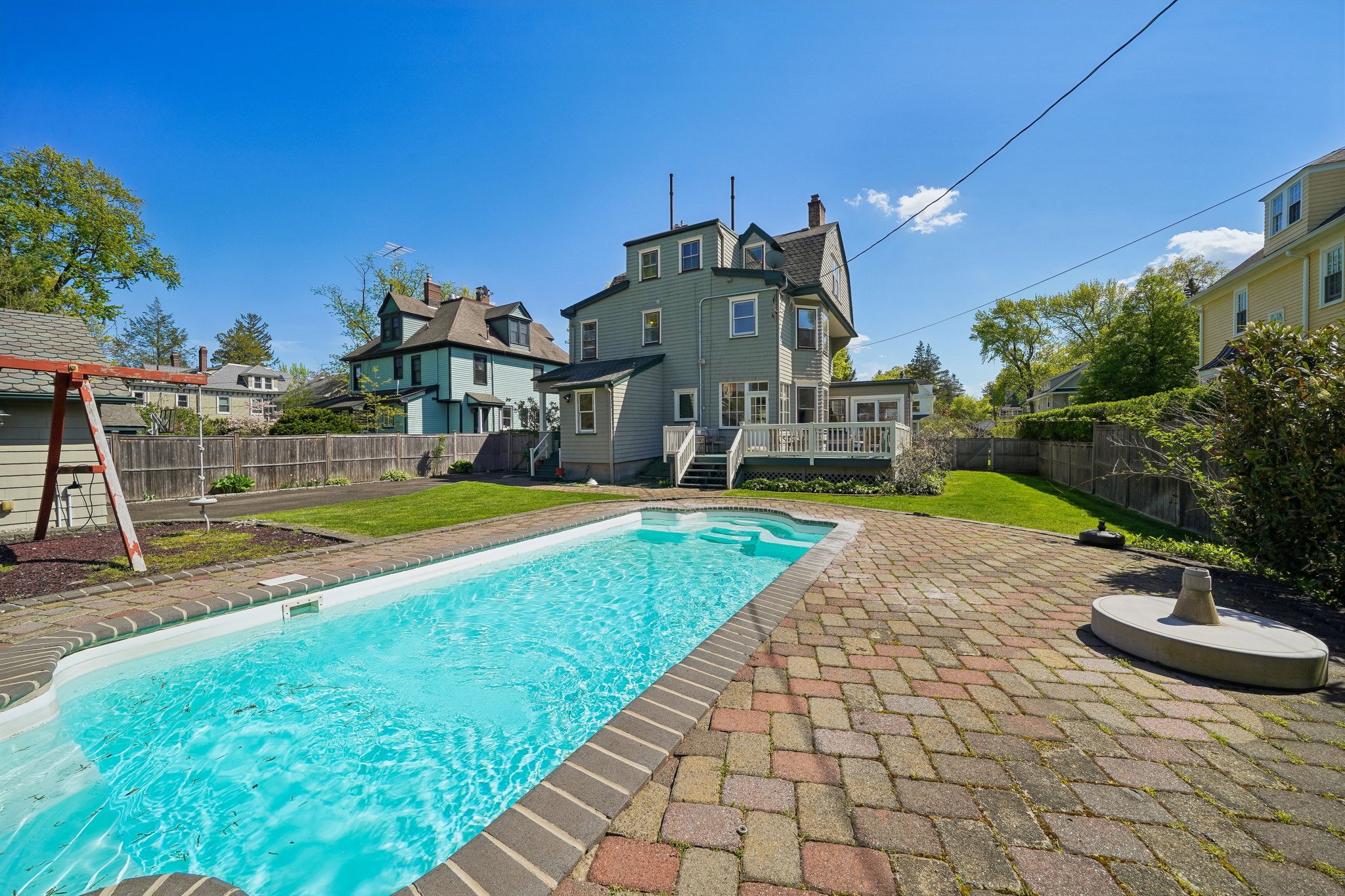 215 Inwood Avenue 