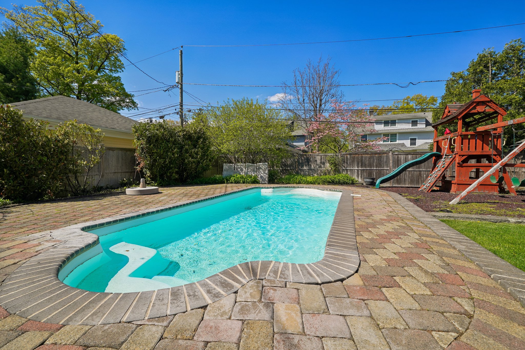 215 Inwood Avenue 