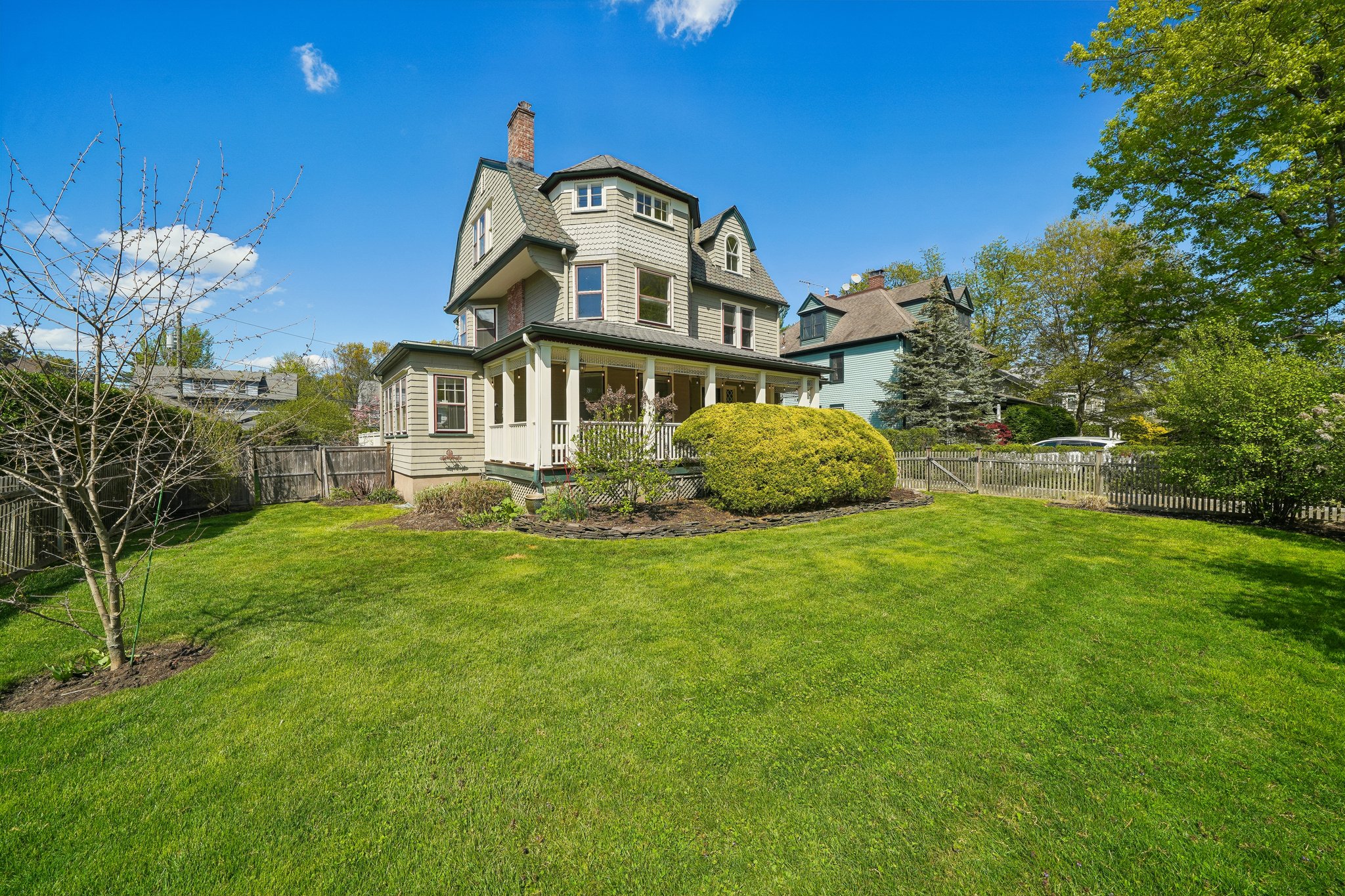 215 Inwood Avenue 