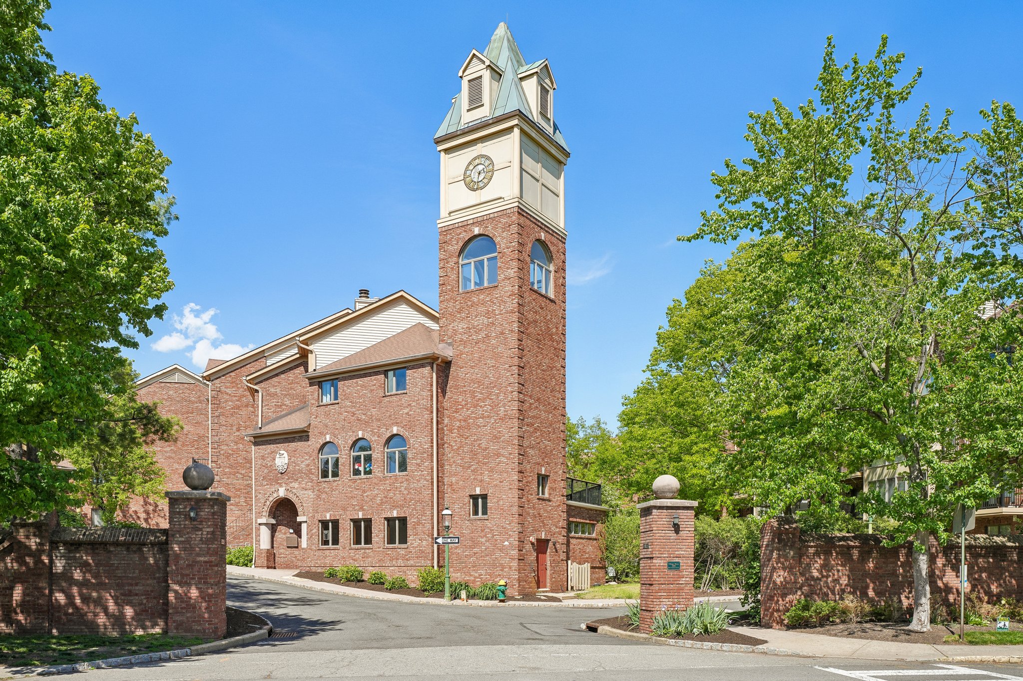 68 Mews Lane 