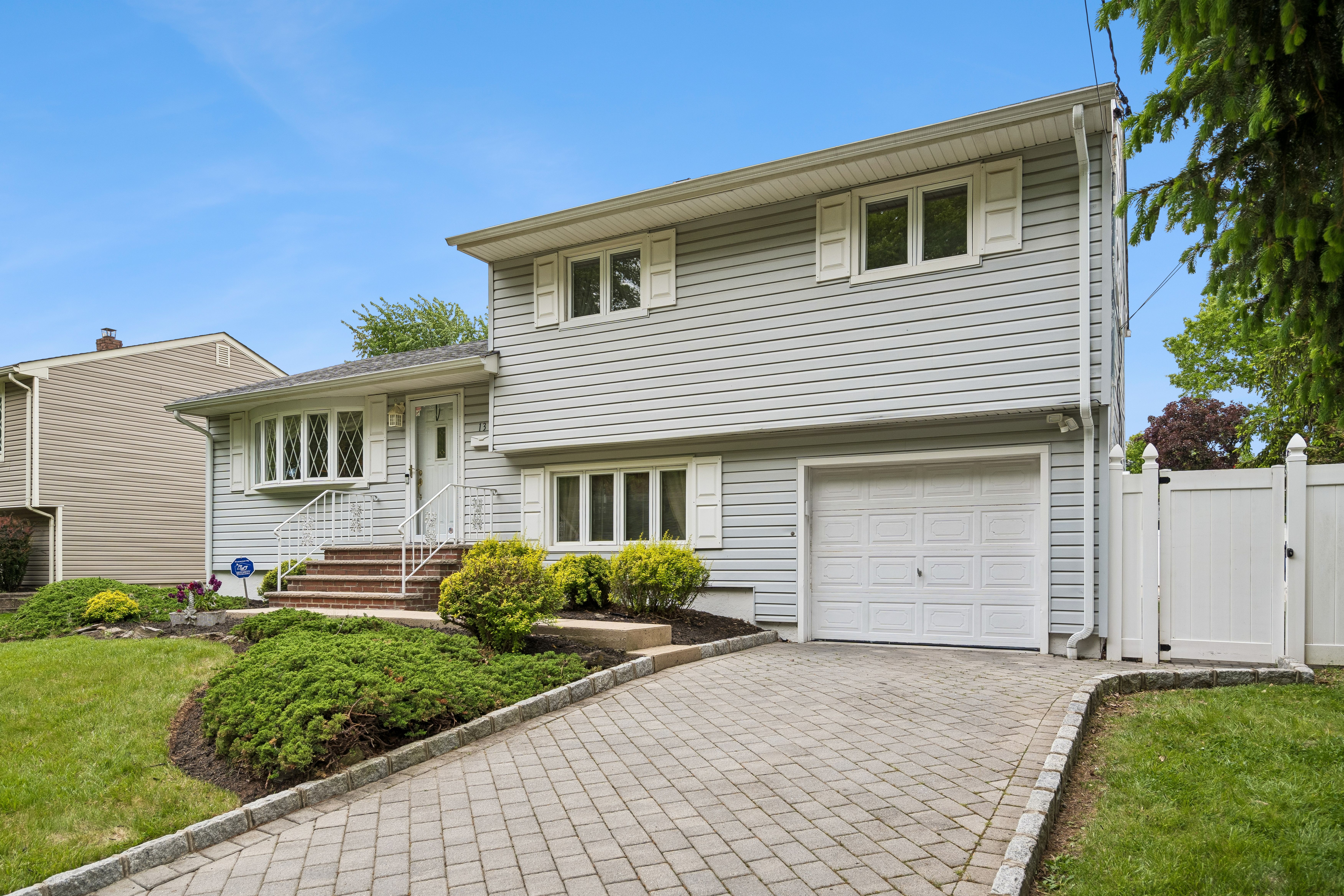 135 Roosevelt Avenue 