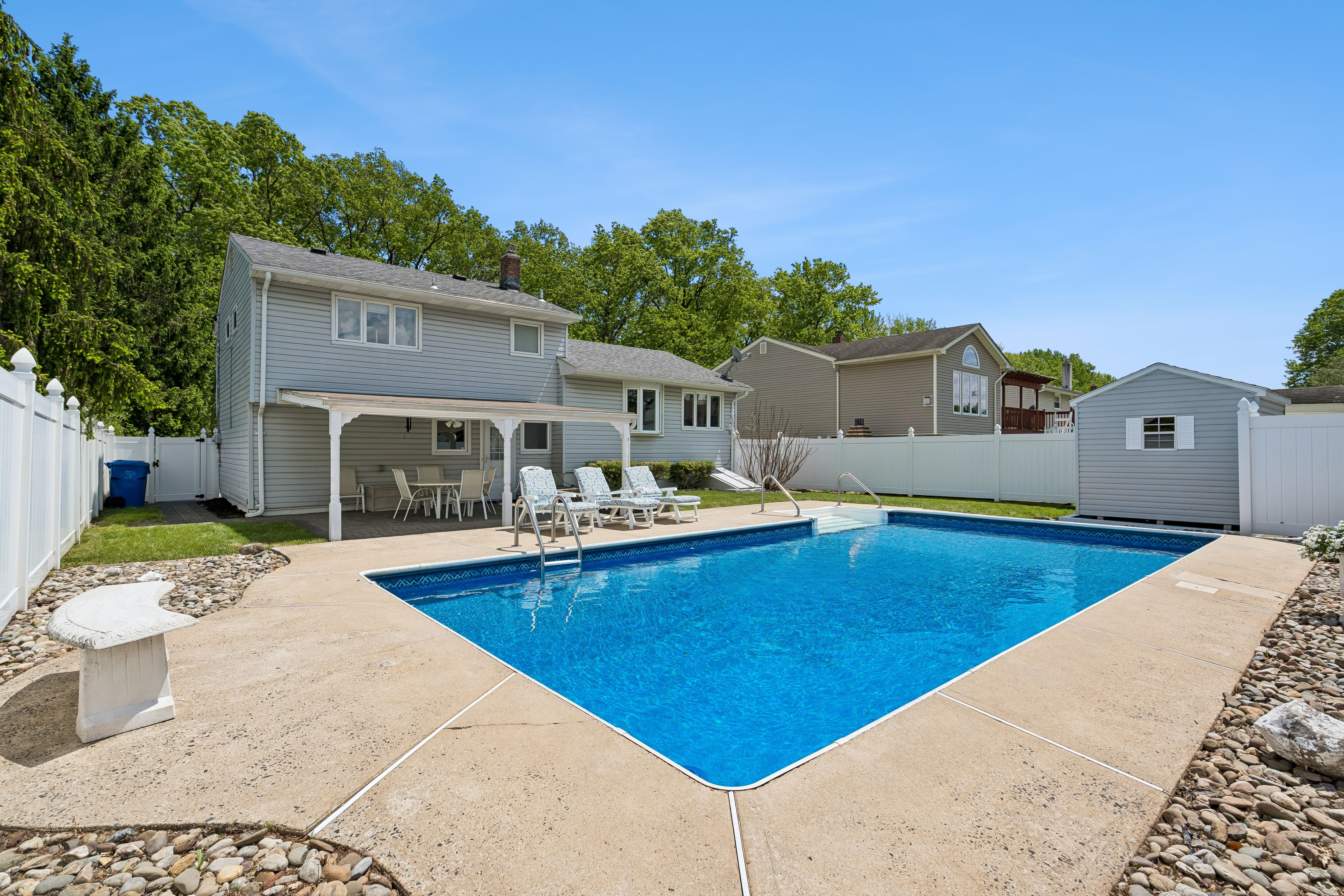 135 Roosevelt Avenue 