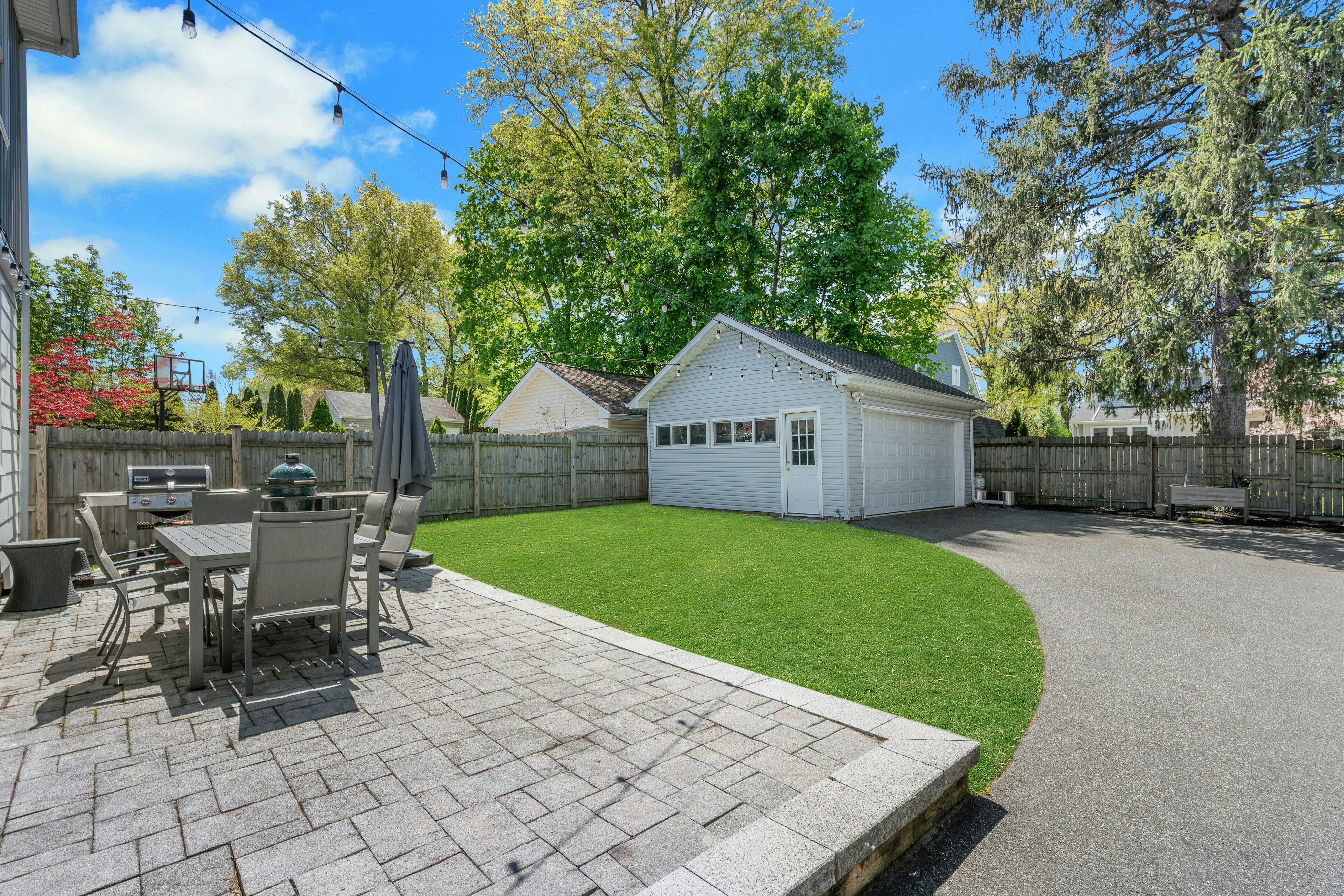 11 Lewis Avenue 